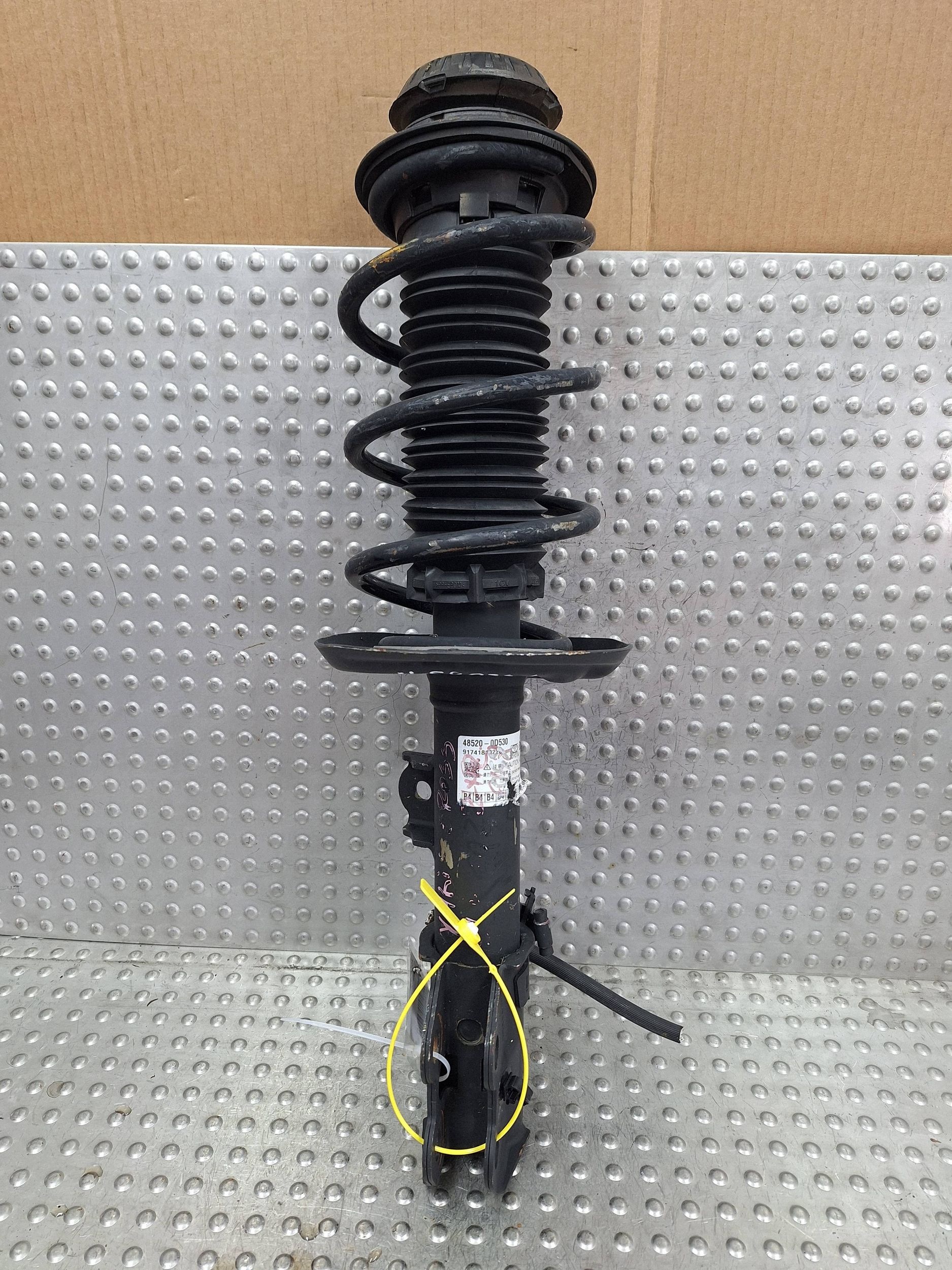 shock absorber left front TOYOTA YARIS CROSS 48520-0D530
