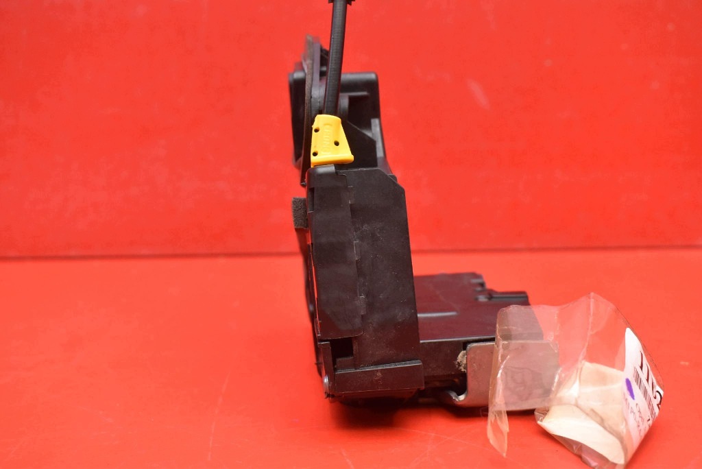 lock door left front front EU 915-C3039075-18S OPEL ASTRA 5 V K 15-20