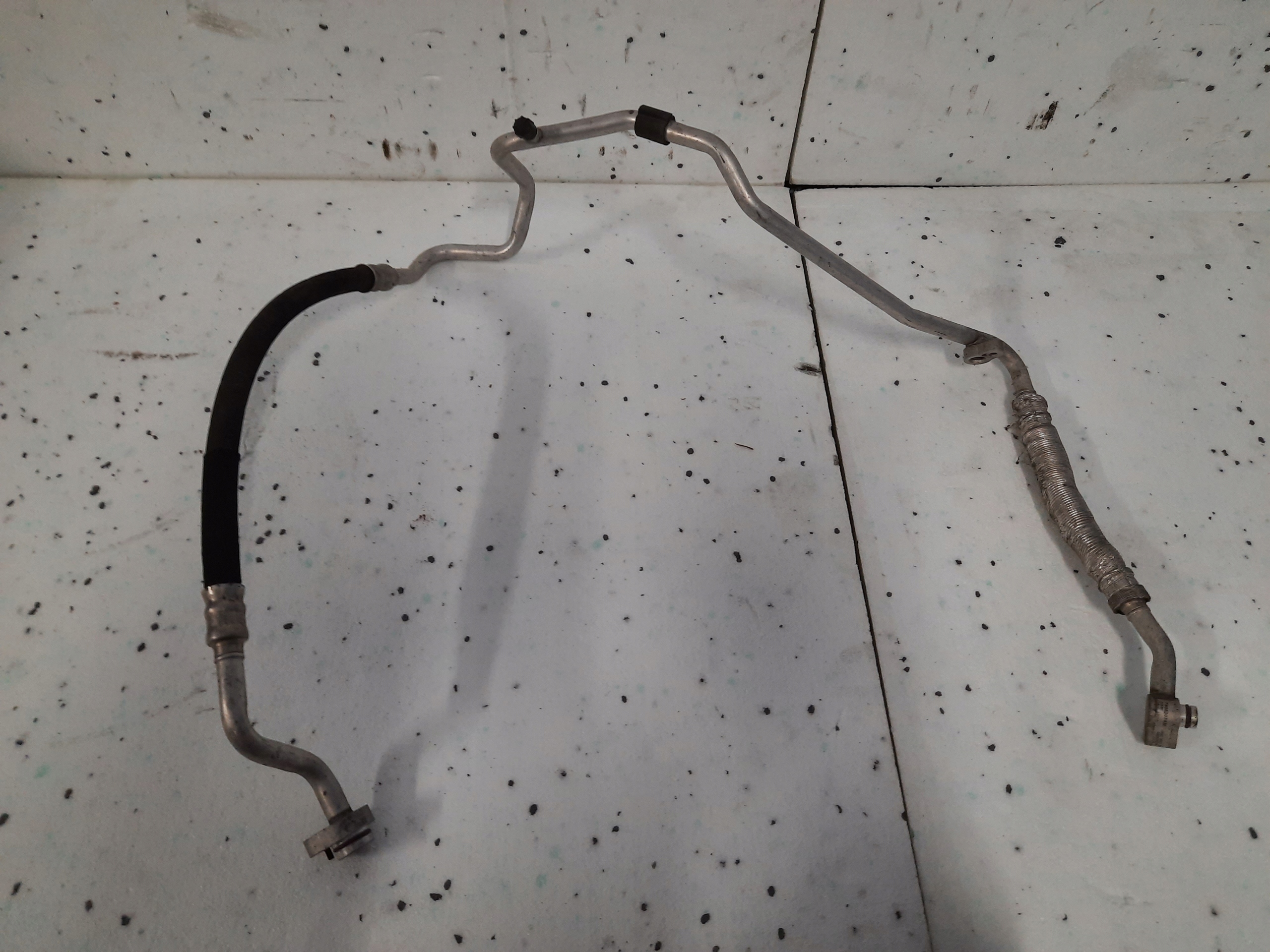 7N0820743E - ШЛАНГ КОНДИЦІОНЕРА SEAT ALHAMBRA VW SHARAN