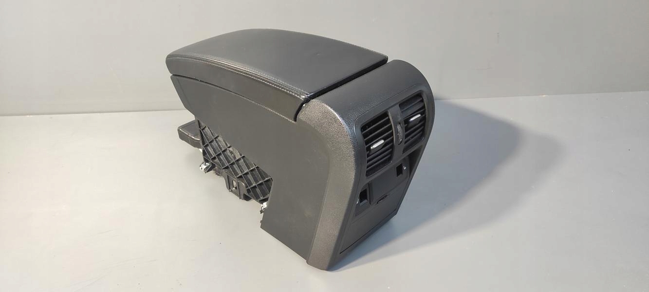 PODLOKIETNIK VW PASSAT CC