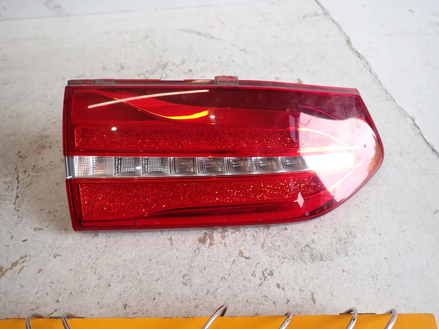 light rear part rear left MERCEDES E-KLASA W213 KOMBI 2016