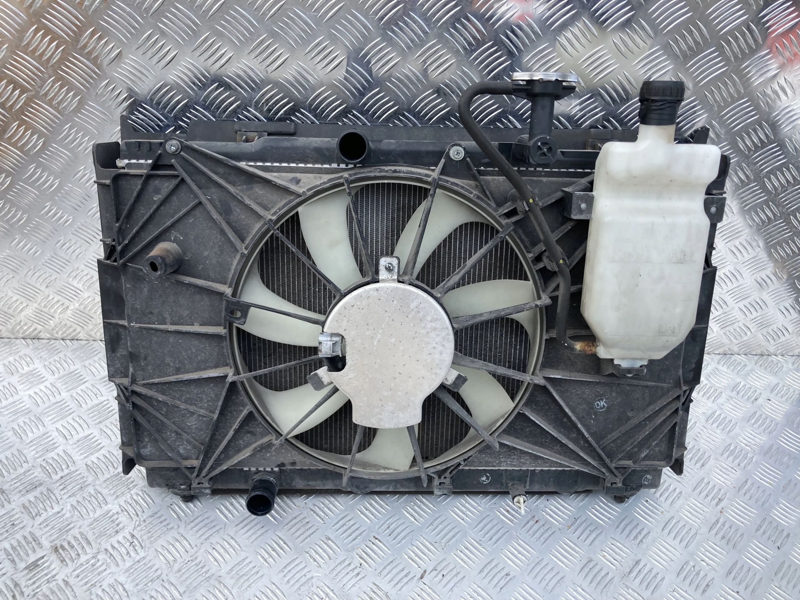 CHŁODNICA WODY KLIMY WENTYLATOR PAS VITARA II III 15- 1.6