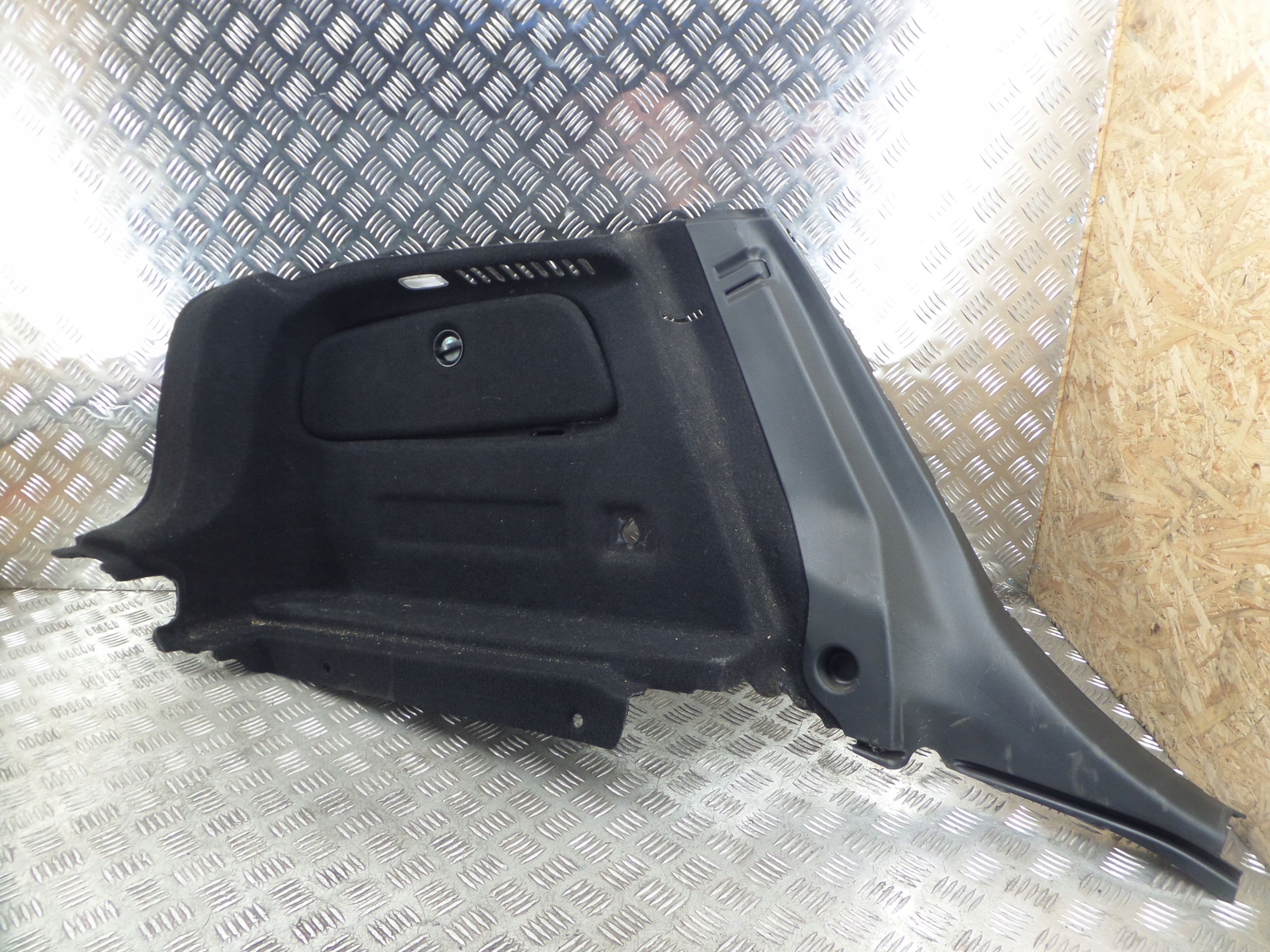 side upholstery left left boot MERCEDES W176