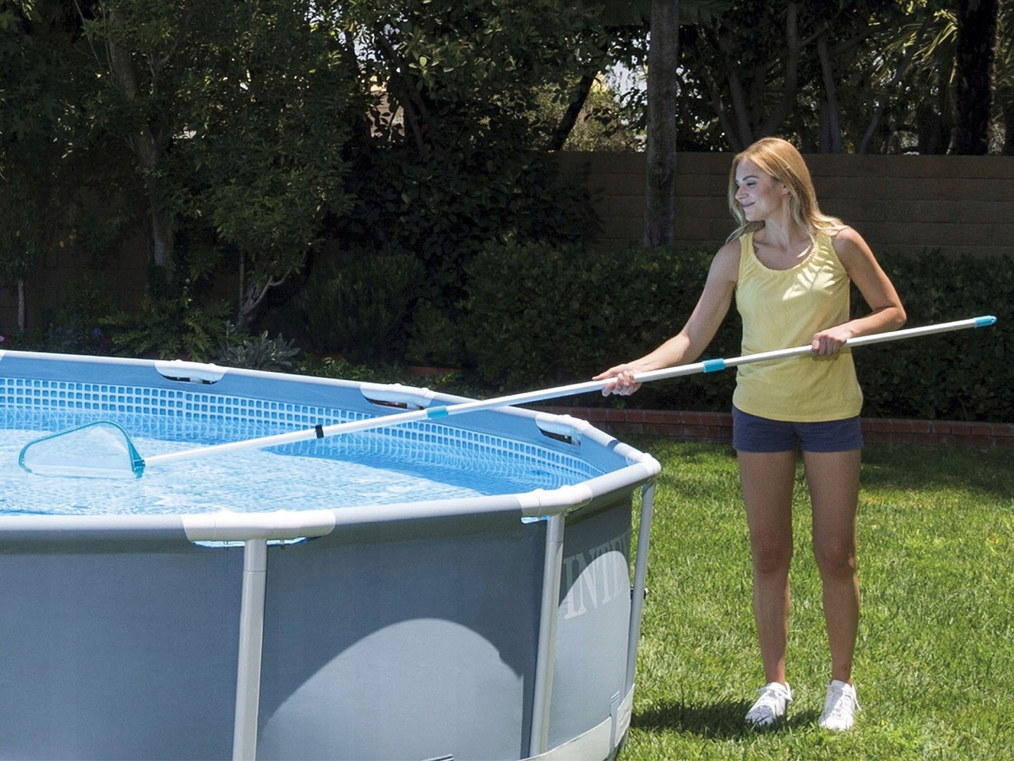 ZESTAW DO CZYSZCZENIA BASENU ODKURZACZ SIATKA KIJ INTEX 28002 Moc 0 W