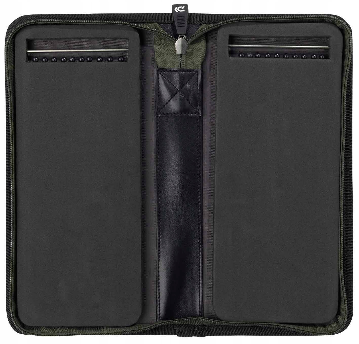 Piórnik na przypony Daiwa Black Widow 29x37x4,8cm Kod producenta 18705-005