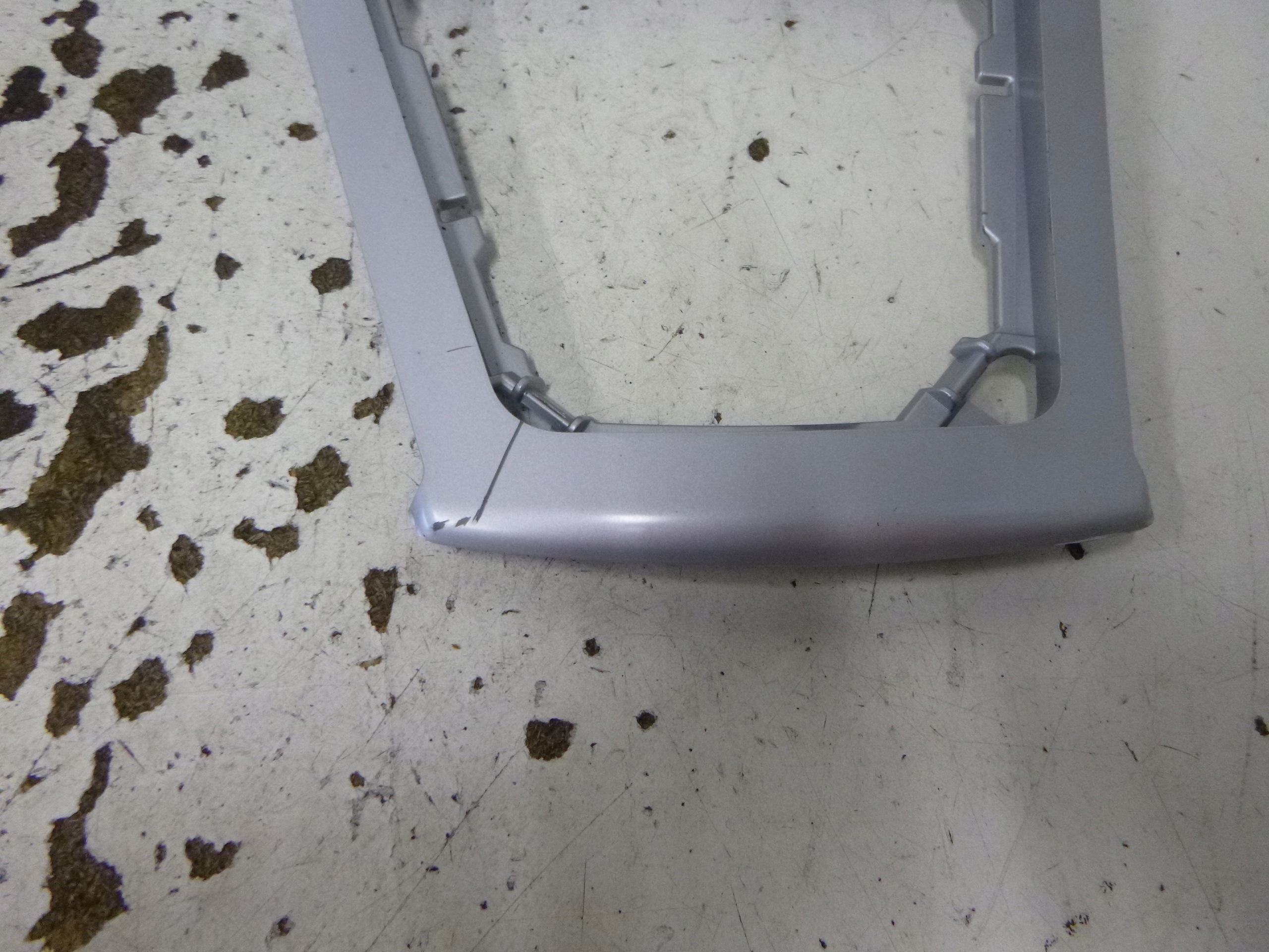 Tunel mitte BMW X3 E83 2008r. 3411706