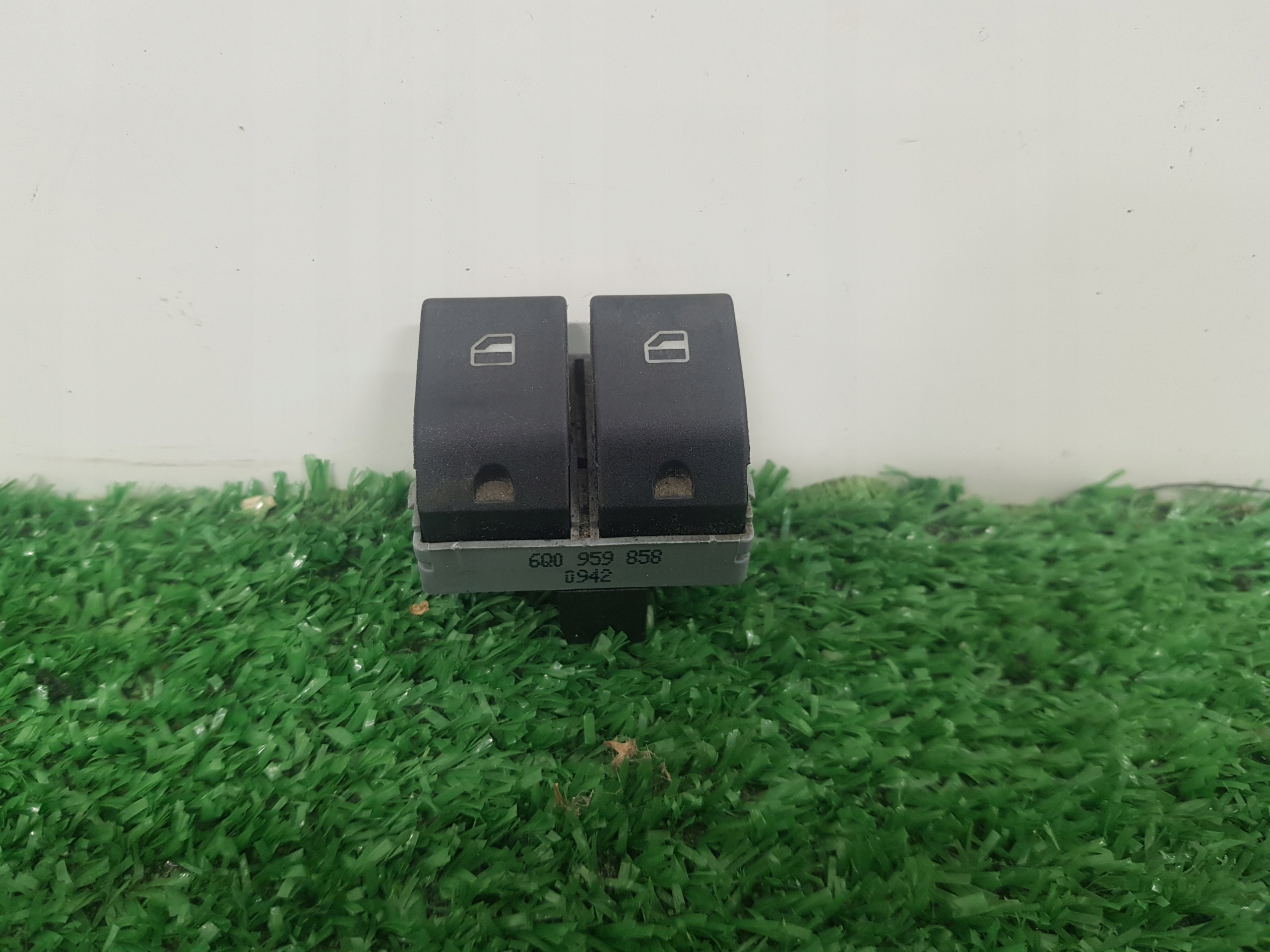 control panel of the window driver´s SEAT IBIZA 3