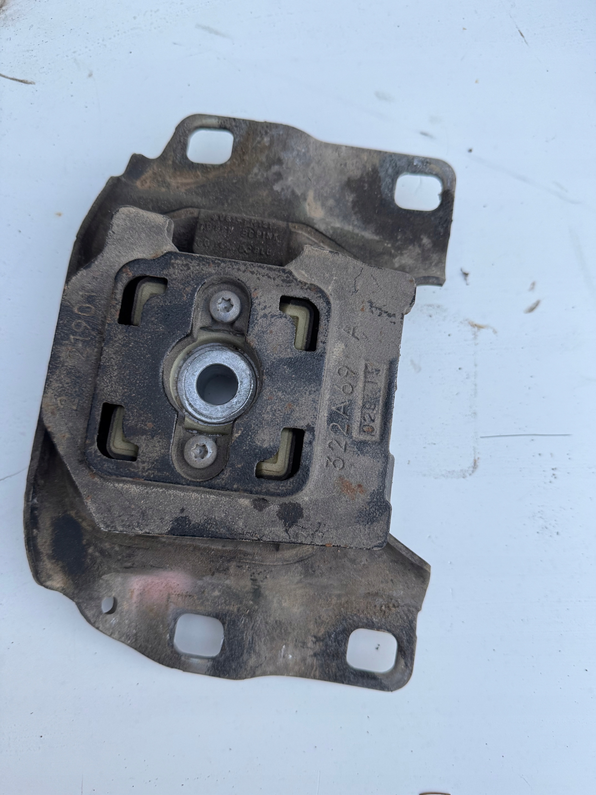 FORD FOCUS MK3 1.0 ECOBOOST gearbox mounting BIRGOW CV61-7M121-FB