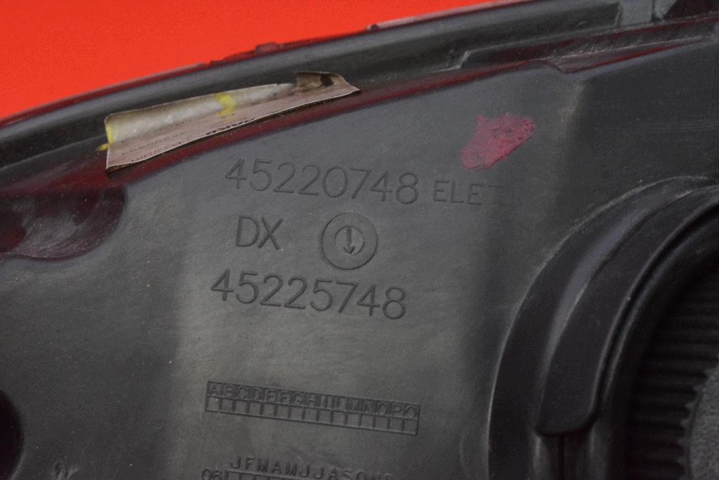 REFLEKTOR right light front EU 51826738 FIAT LINEA 06-12