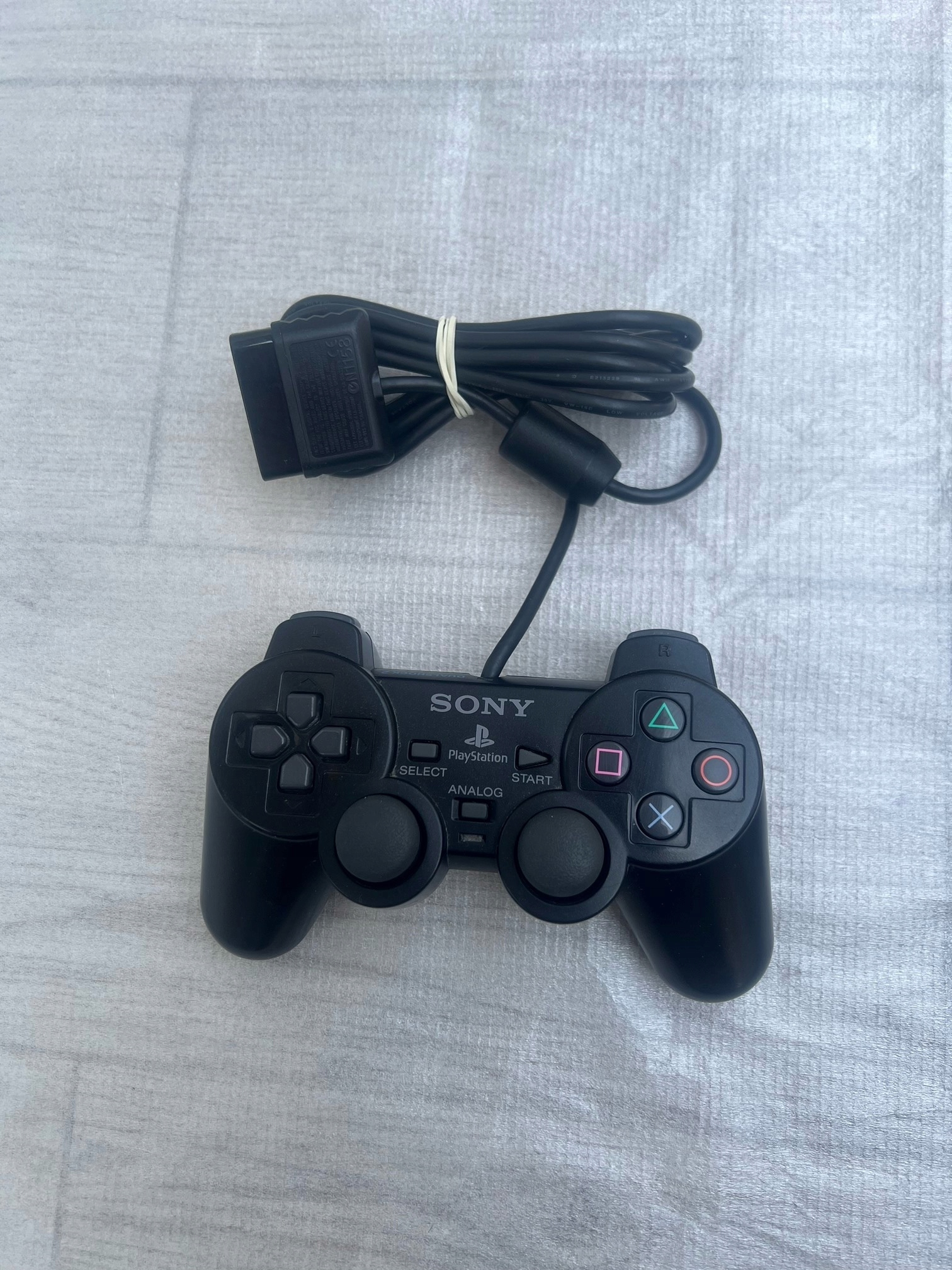 KONSOLA PLAYSTATION 2 PS2 ZESTAW KOMPLETNY ORYGINALNE AKCESORIA SONY Kod producenta SCPH-90004