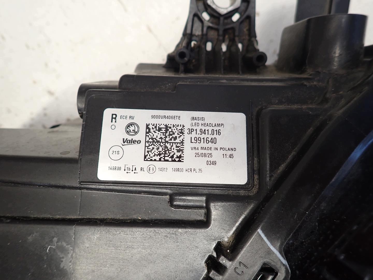light front front right SKODA SUPERB IV 2023- FULL LED 3P1941016