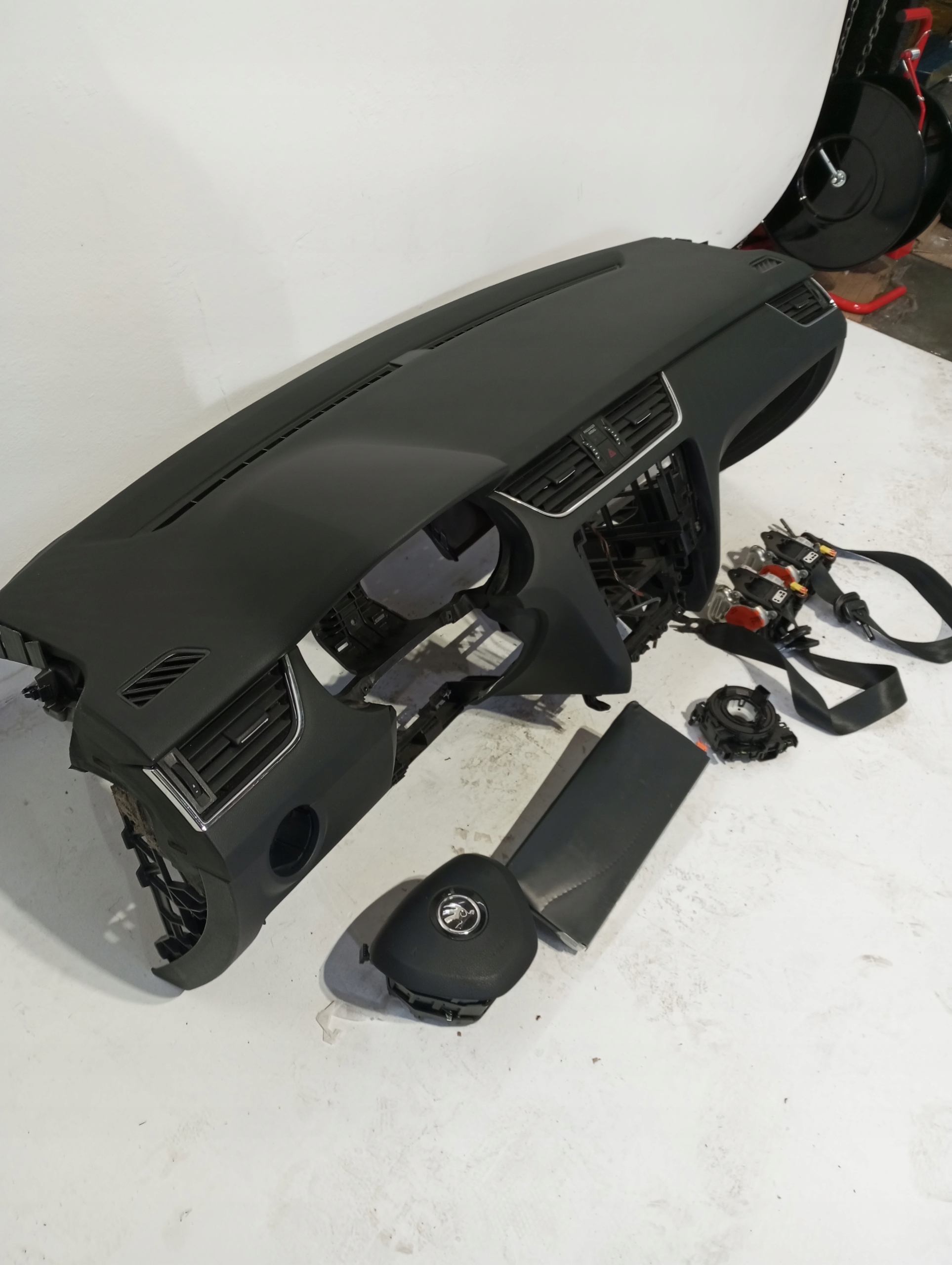 dashboard SKODA OCTAVIA 5E0 LIFT