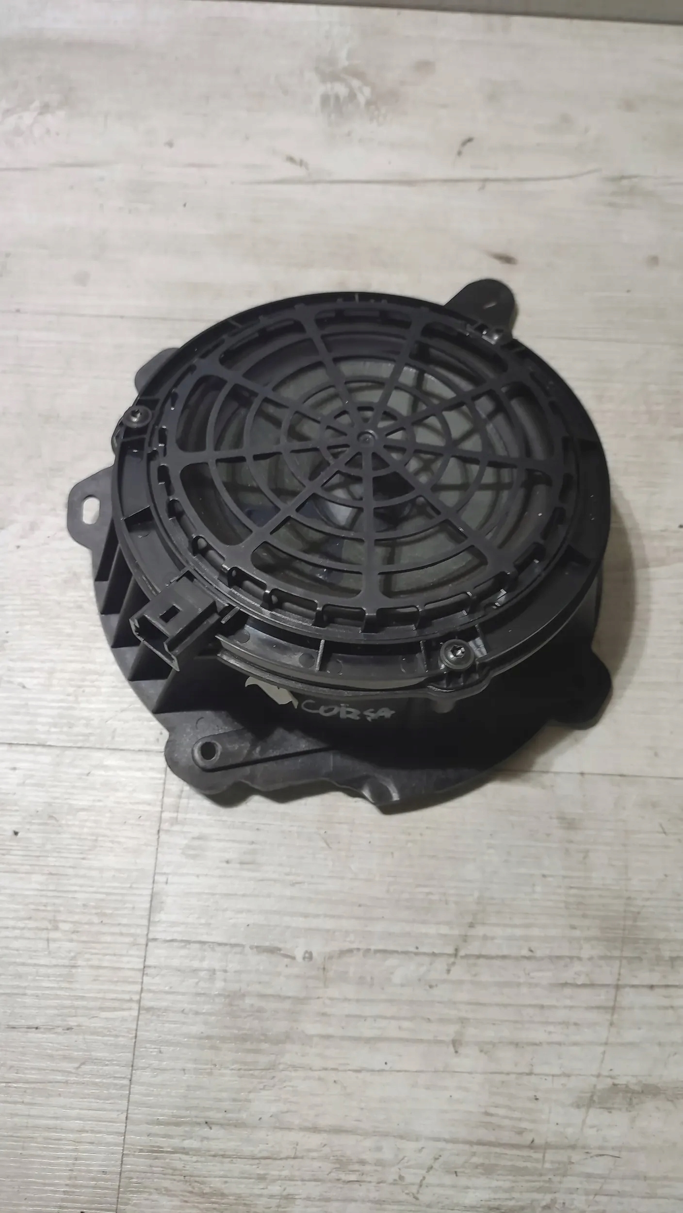 Opel Corsa F 1.2 22r. speaker
