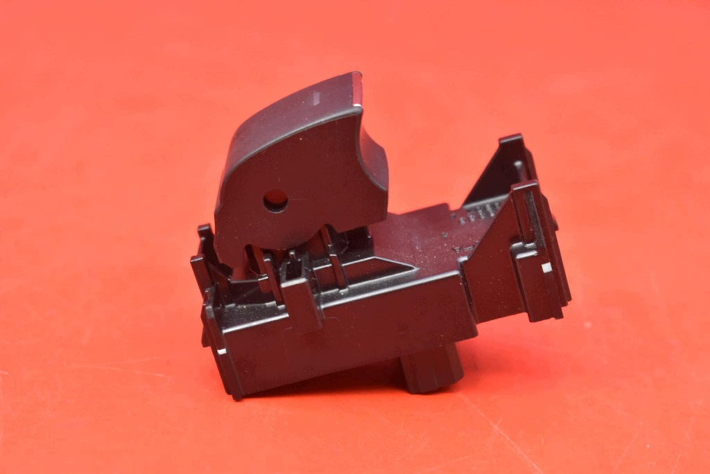 switch lifting windows right front 193335 TOYOTA YARIS 4 IV GR 20-24
