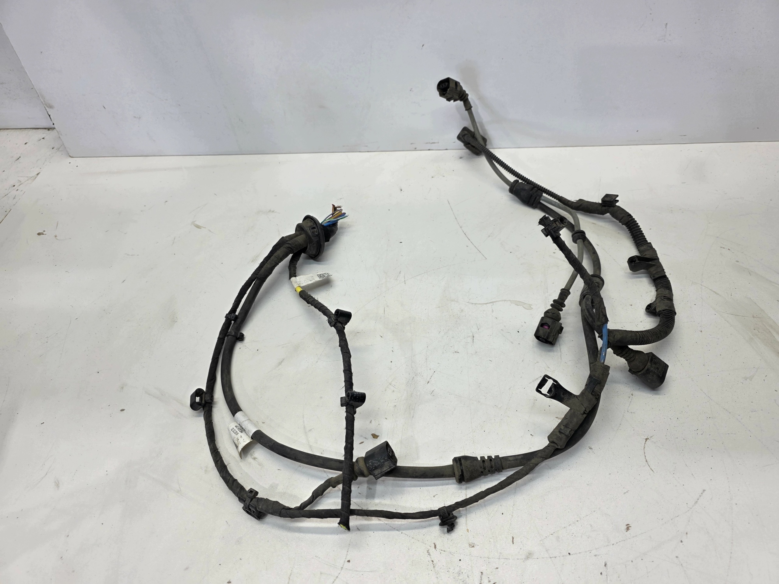 bundle of a caliper right rear part AUDI A6 C8 4K0972254 4K0616716F original
