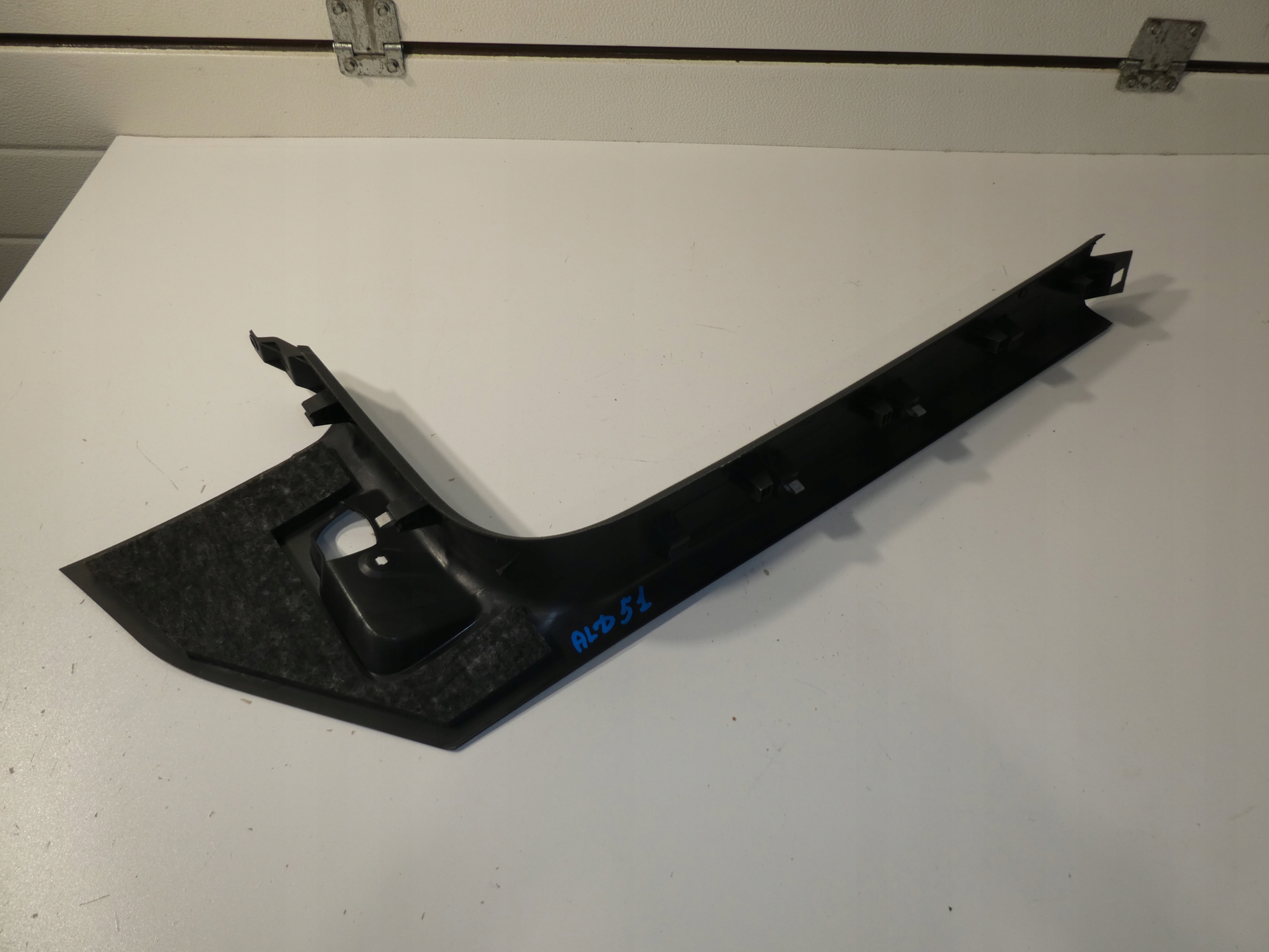 VW TOURAN II plastic cap 1T1863483C left
