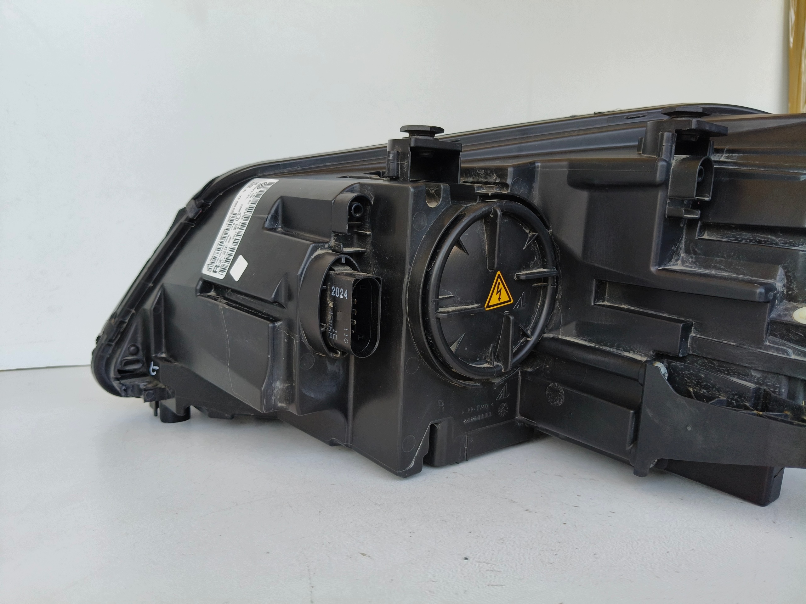 light right REFLEKTOR VW SHARAN 7N 7N0 10- XENON LED