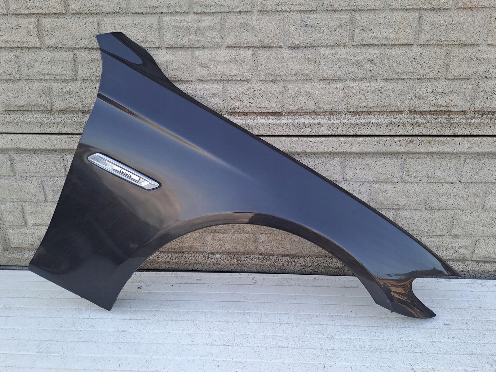 BMW 5 V F10 F11 2009-2017 BŁOTNIK PRAWY PRZEDNI