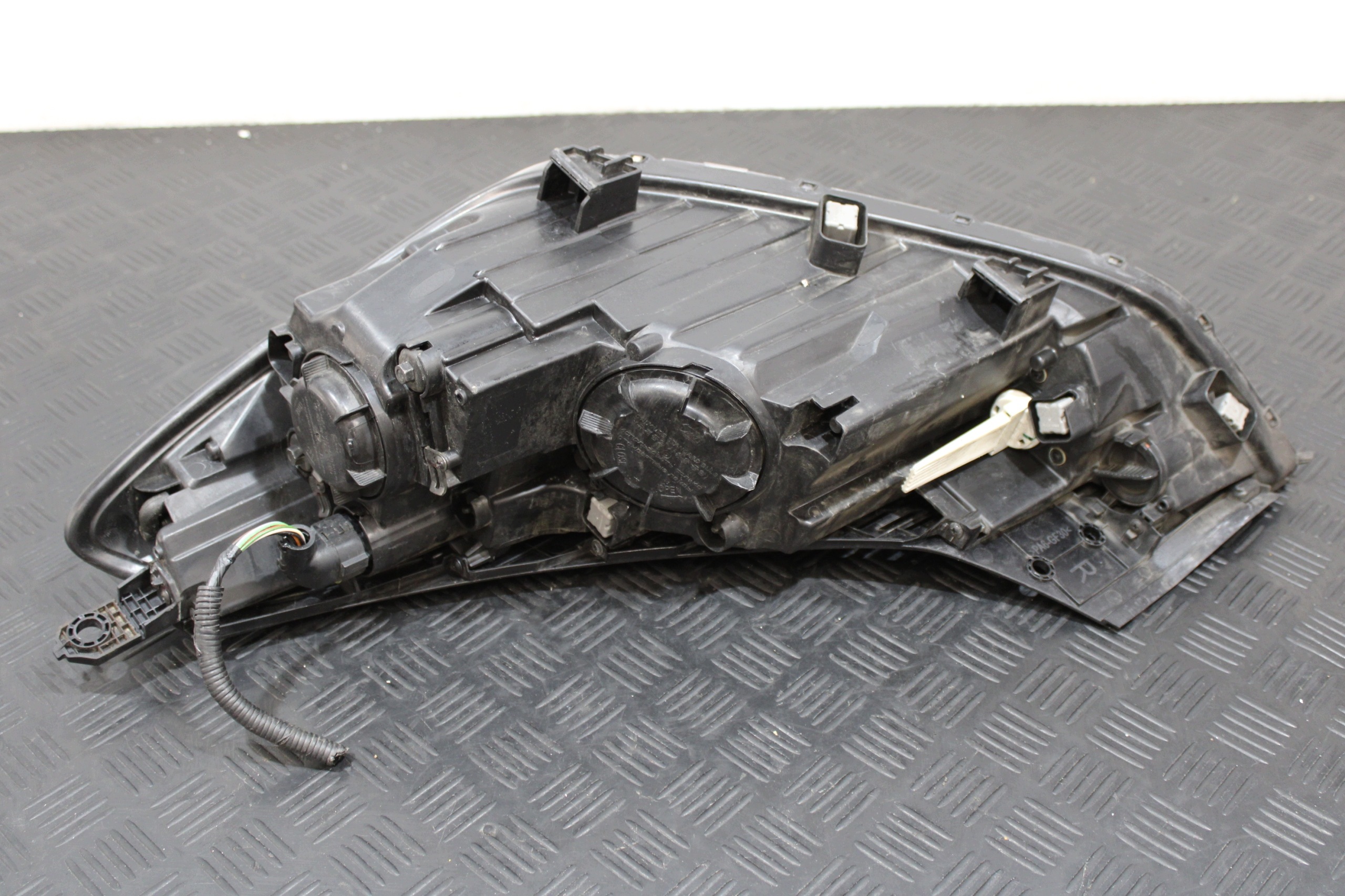 light right front right front 92102-D7500 HYUNDAI TUCSON III 3 LIFT