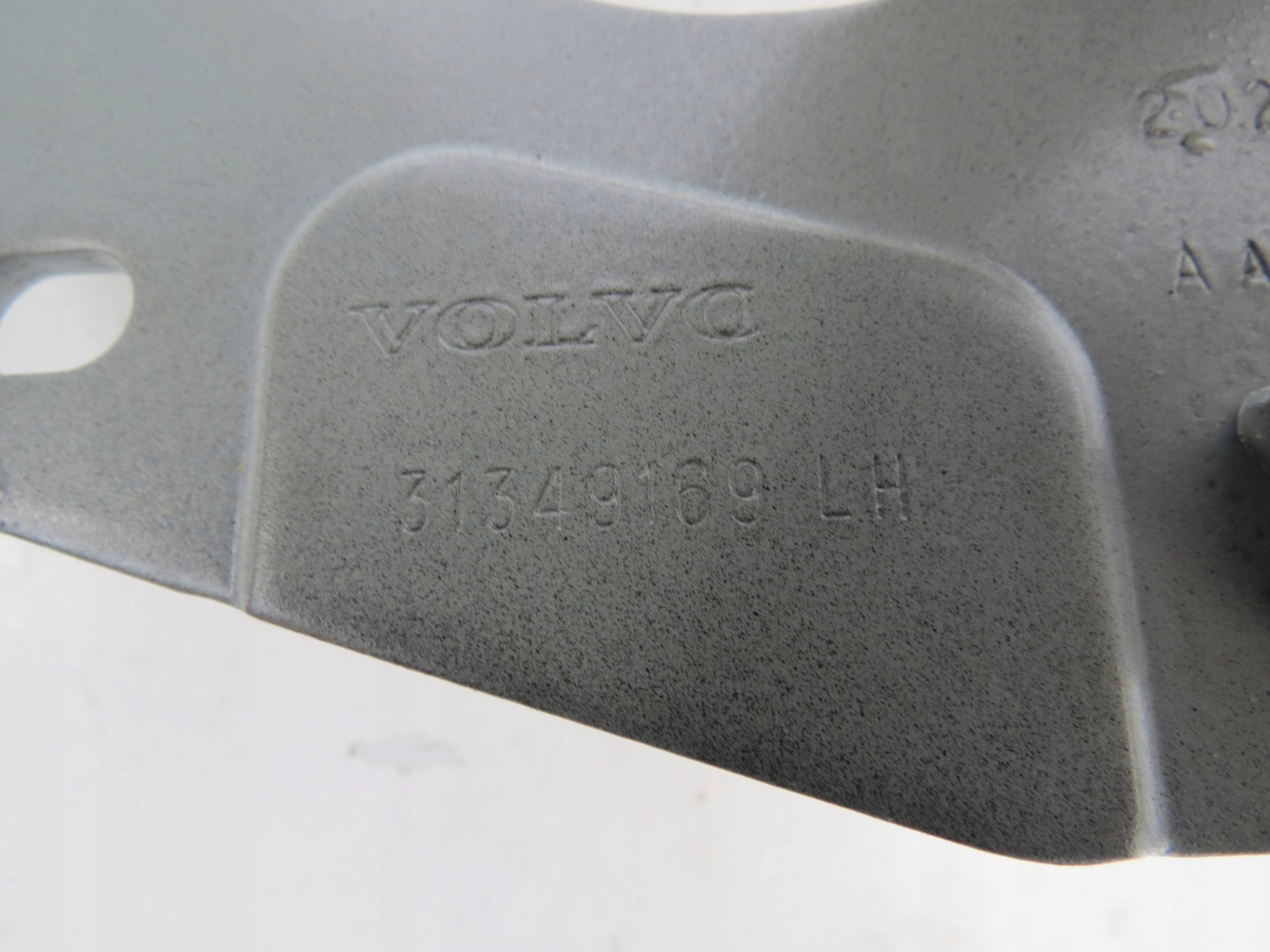 hinge bonnet boot left VOLVO S60 II V60 and 2.0 163KM 31349169