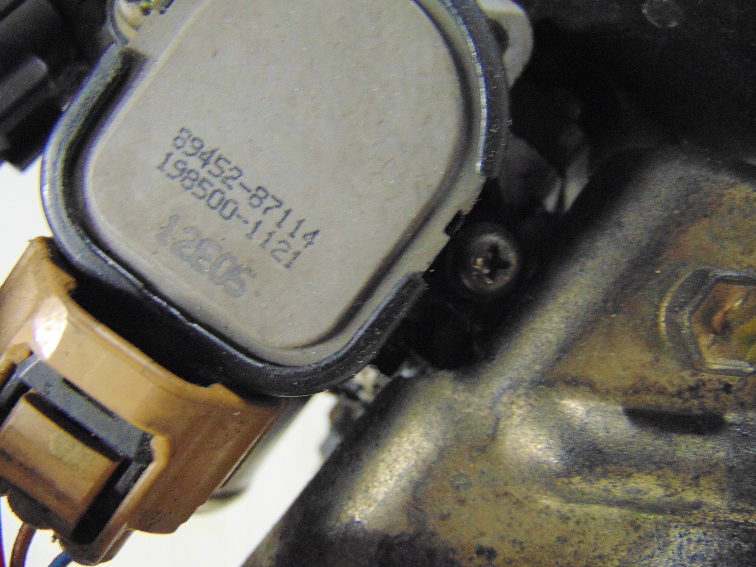 коллектор Впускный ДРОССЕЛЬНАЯ ЗАСЛОНКА Daihatsu SIRION и 1.0b