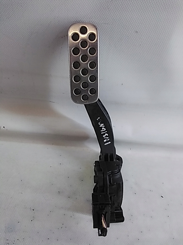 A340 INSIGNIA A POTENCJOMETR PEDAŁ GAZU 13237356