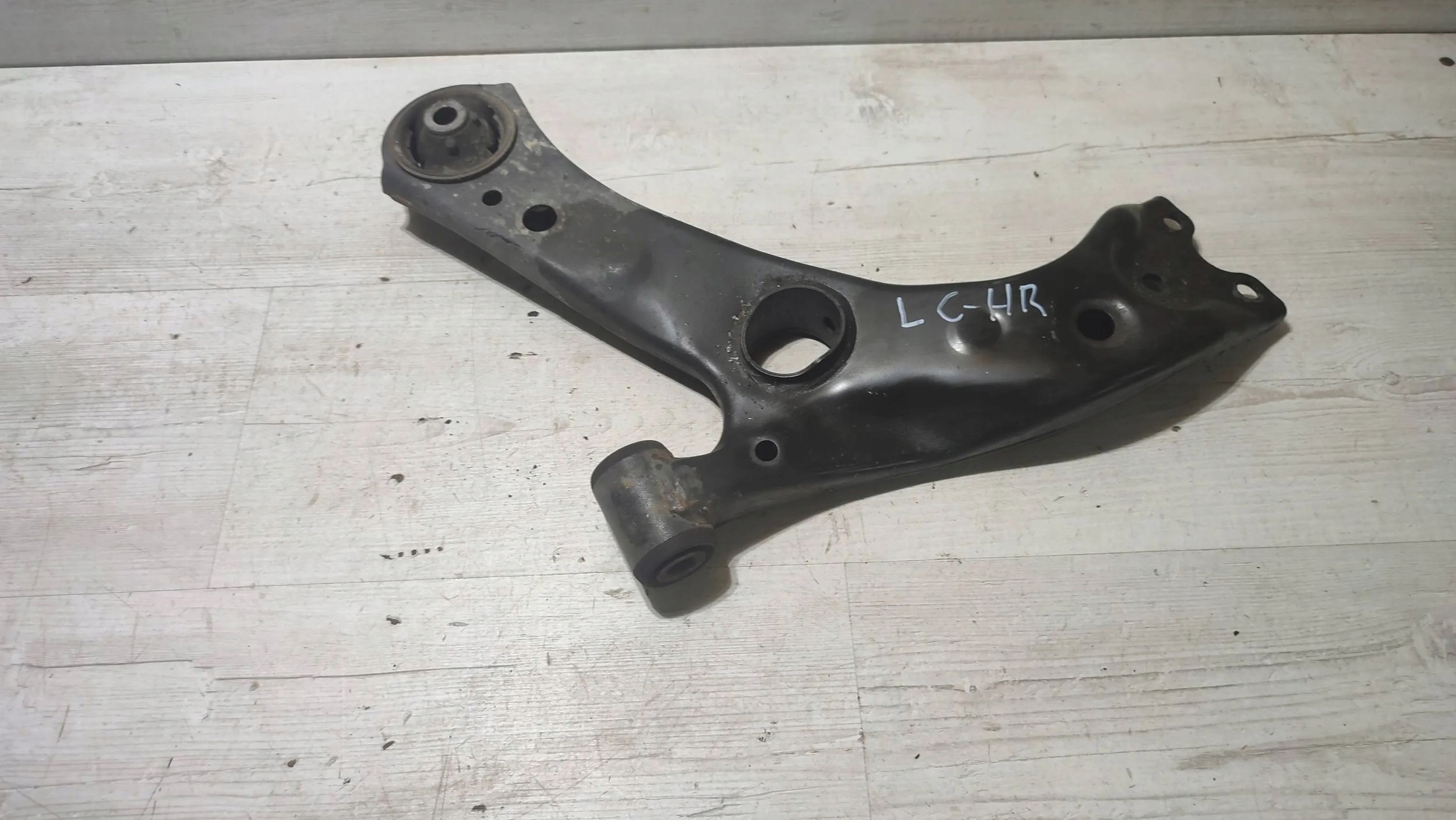 Toyota C-HR and 2019 left side arm front