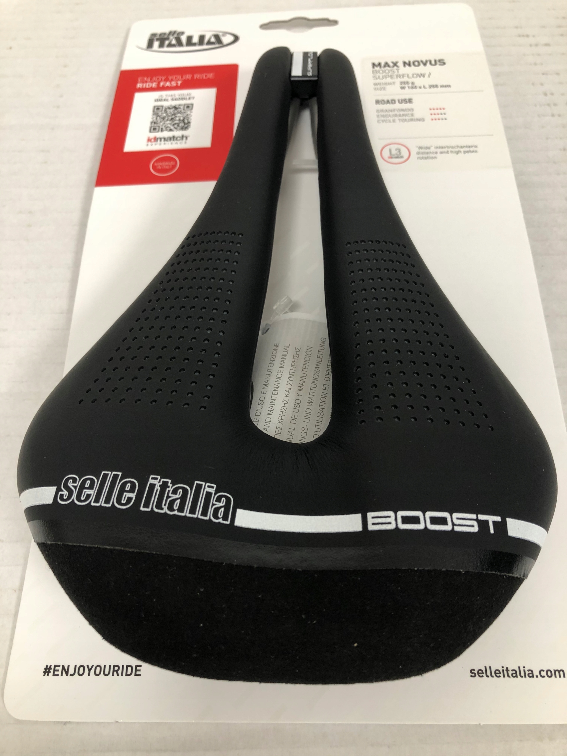 Siodełko SELLE ITALIA Max NOVUS Boost Superflow Kod producenta SELLE ITALIA Max NOVUS Boost Superflow