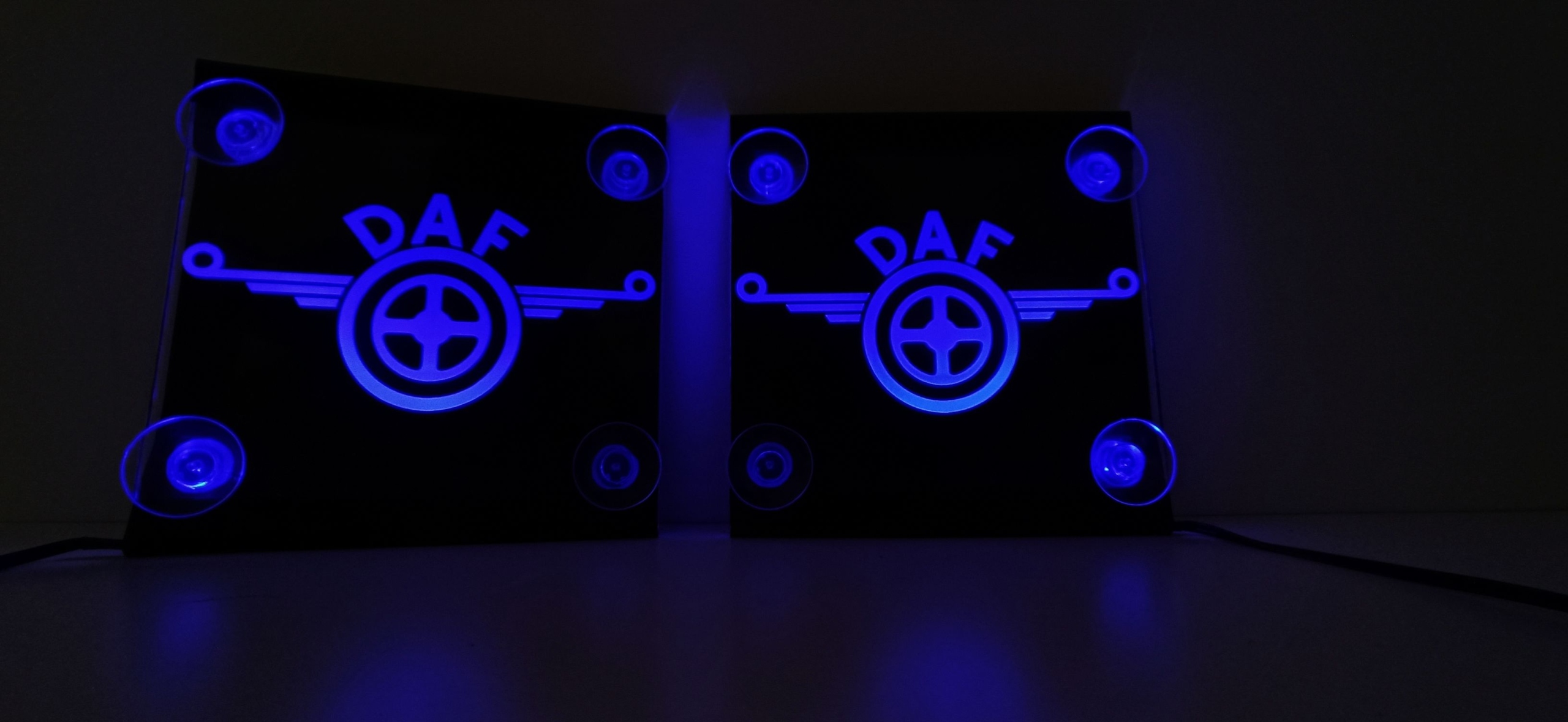 Tabliczka naroznikowa LED LOGO DAF 2 szt Weight with packaging 0 4 kg