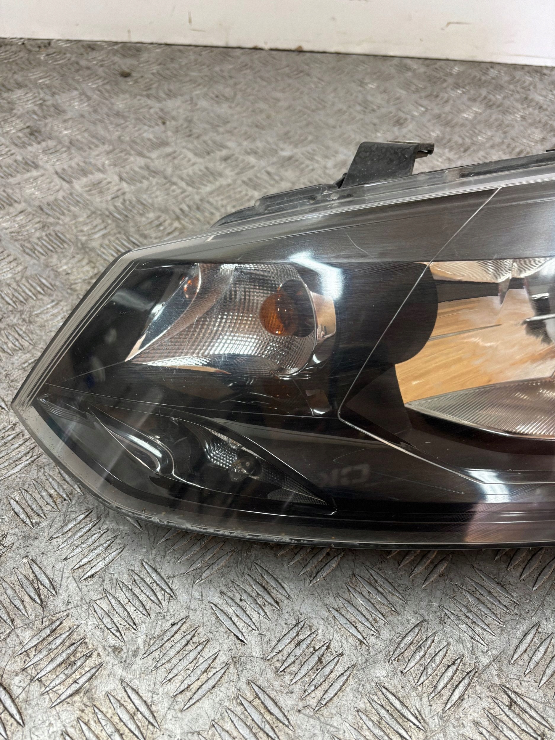 REFLEKTOR light left VW POLO 6R 09- 6R1941015E