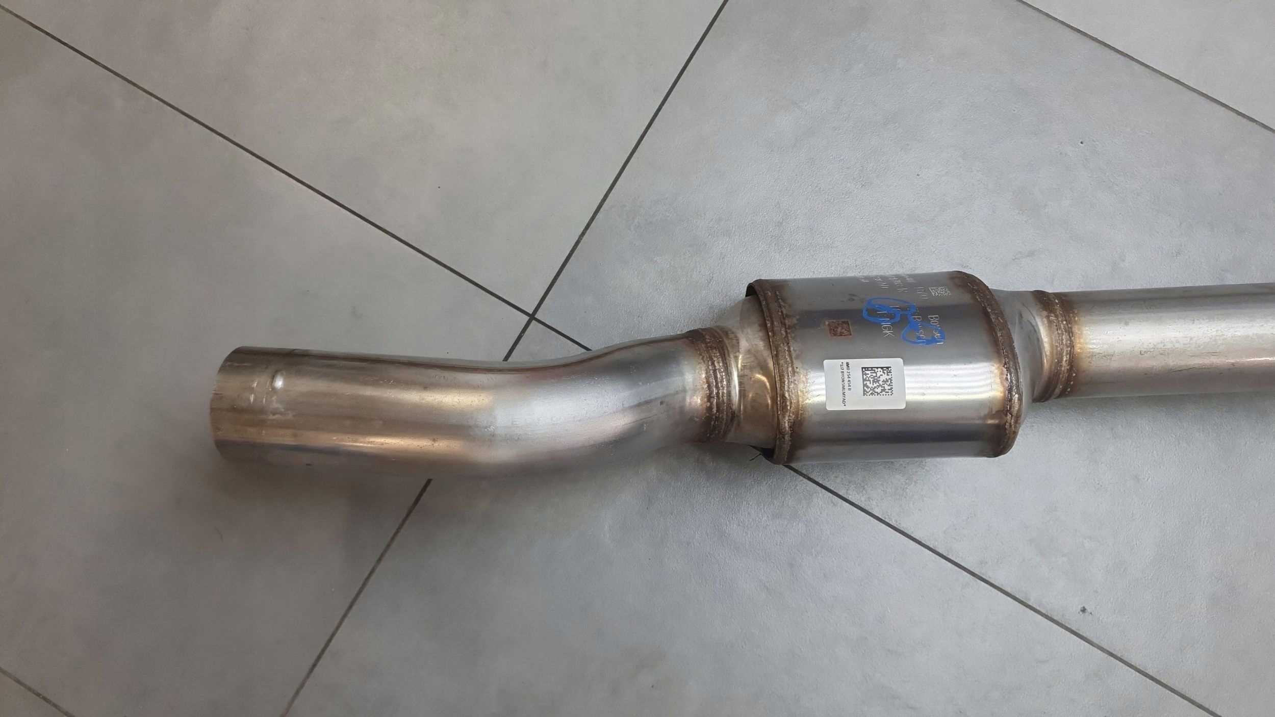 Audi Q8 catalyst pipe exhaust 4M0131703R