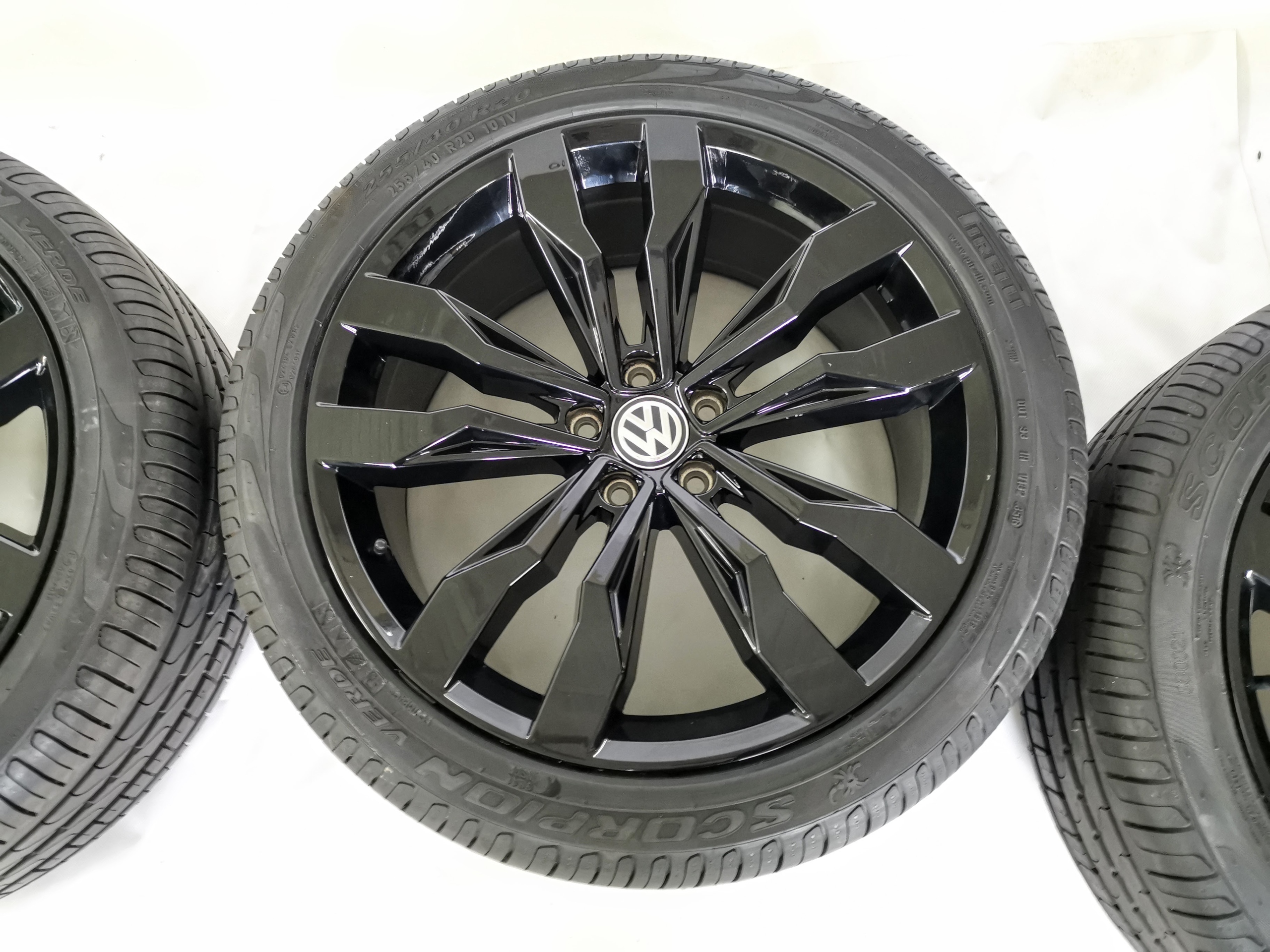 KOŁA FELGI 20' OPONY 255/40 VW TIGUAN 5NA601025G Średnica felgi 20