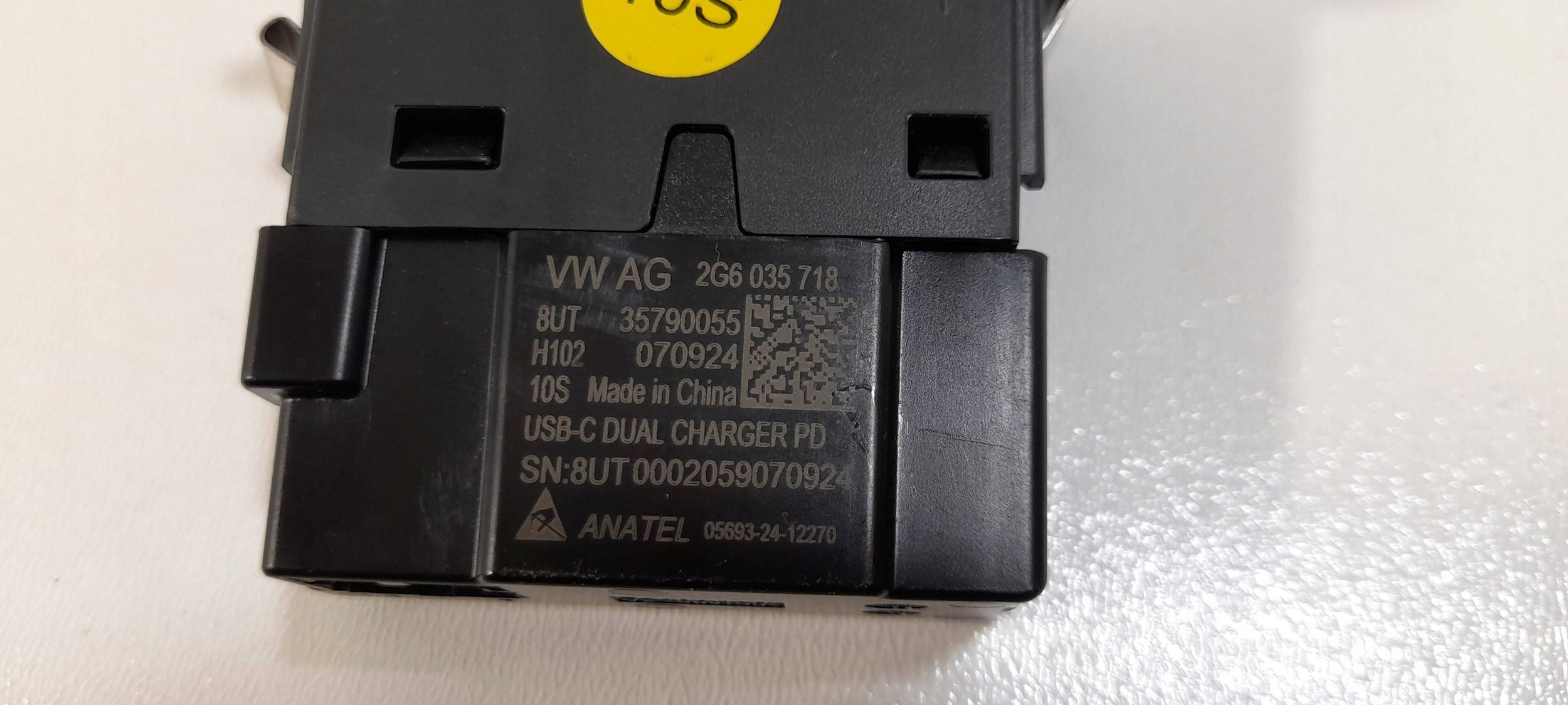 Volkswagen Taigo adapter USB 2G6035718 (TA30)