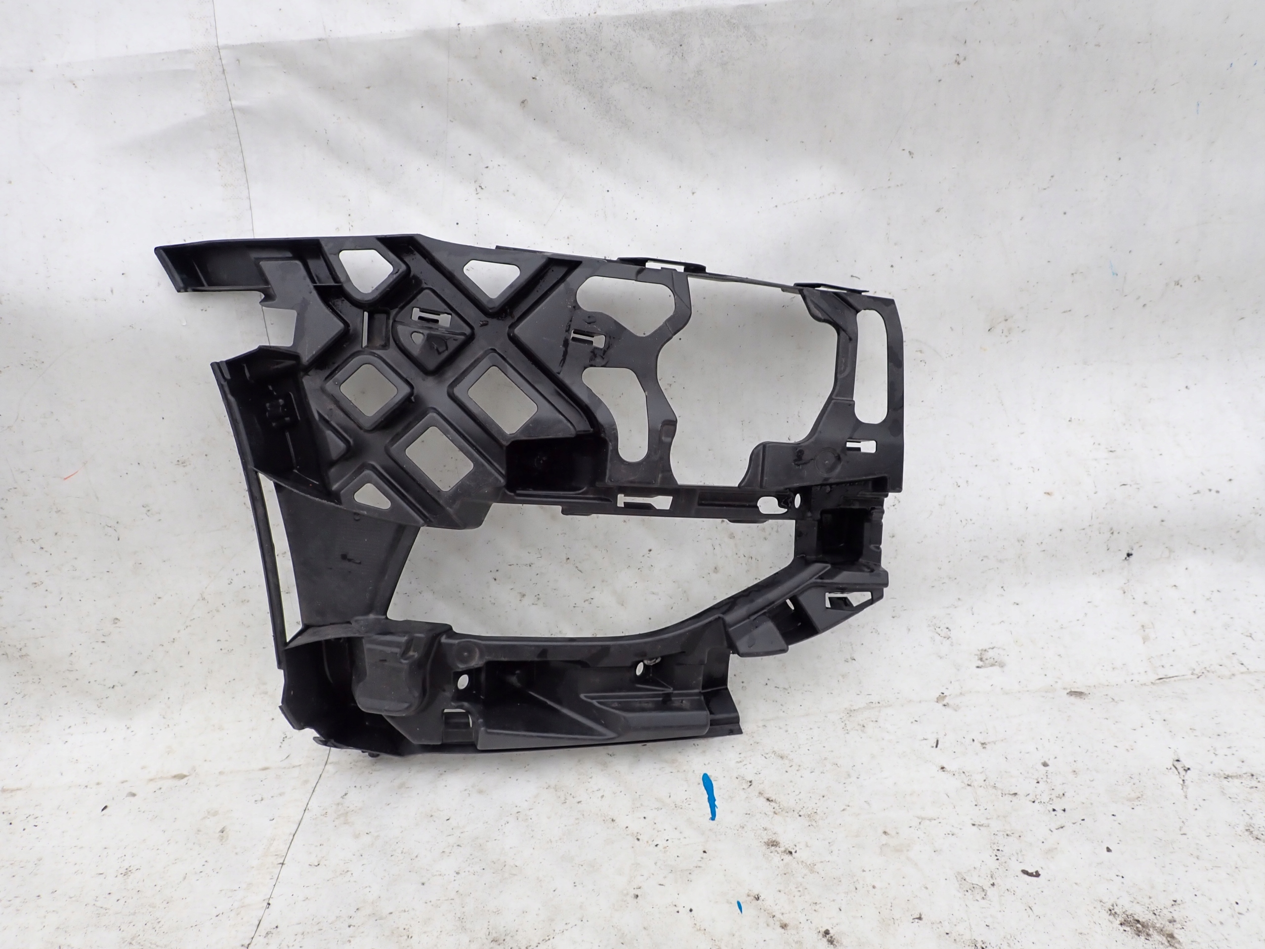 VW GOLF 7 VII 5G LIFT 16- bumper bracket right