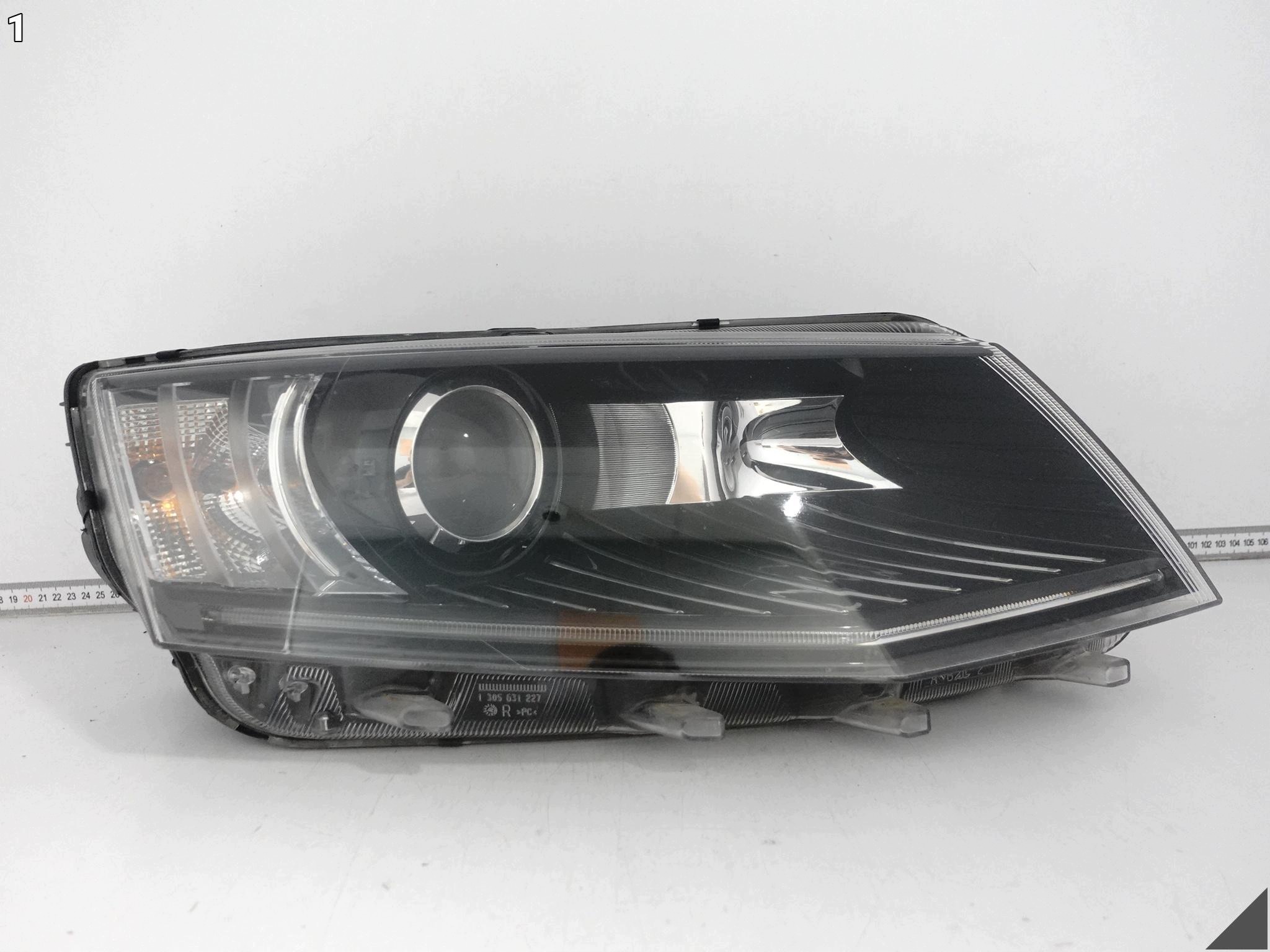 SKODA OCTAVIA III 5E1 12-16 light HEADLIGHT XENON + LED right front EUROPA
