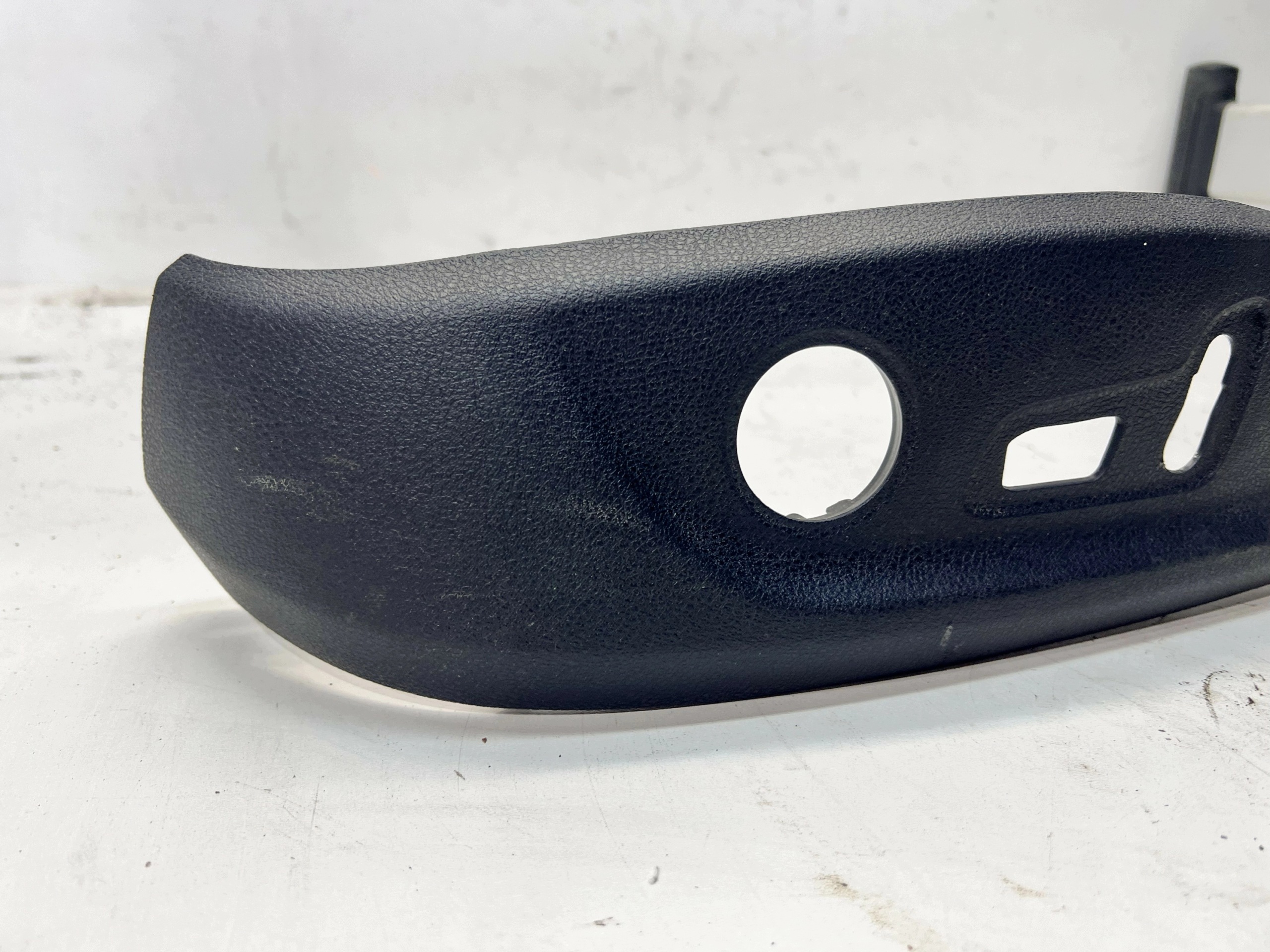 cover spoiler seat left AUDI A4 A6 8T0881325L