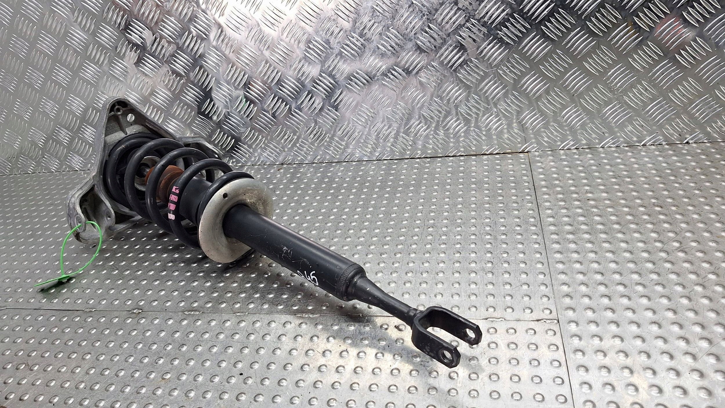 shock absorber right front 8E0413031CT AUDI A4 B7