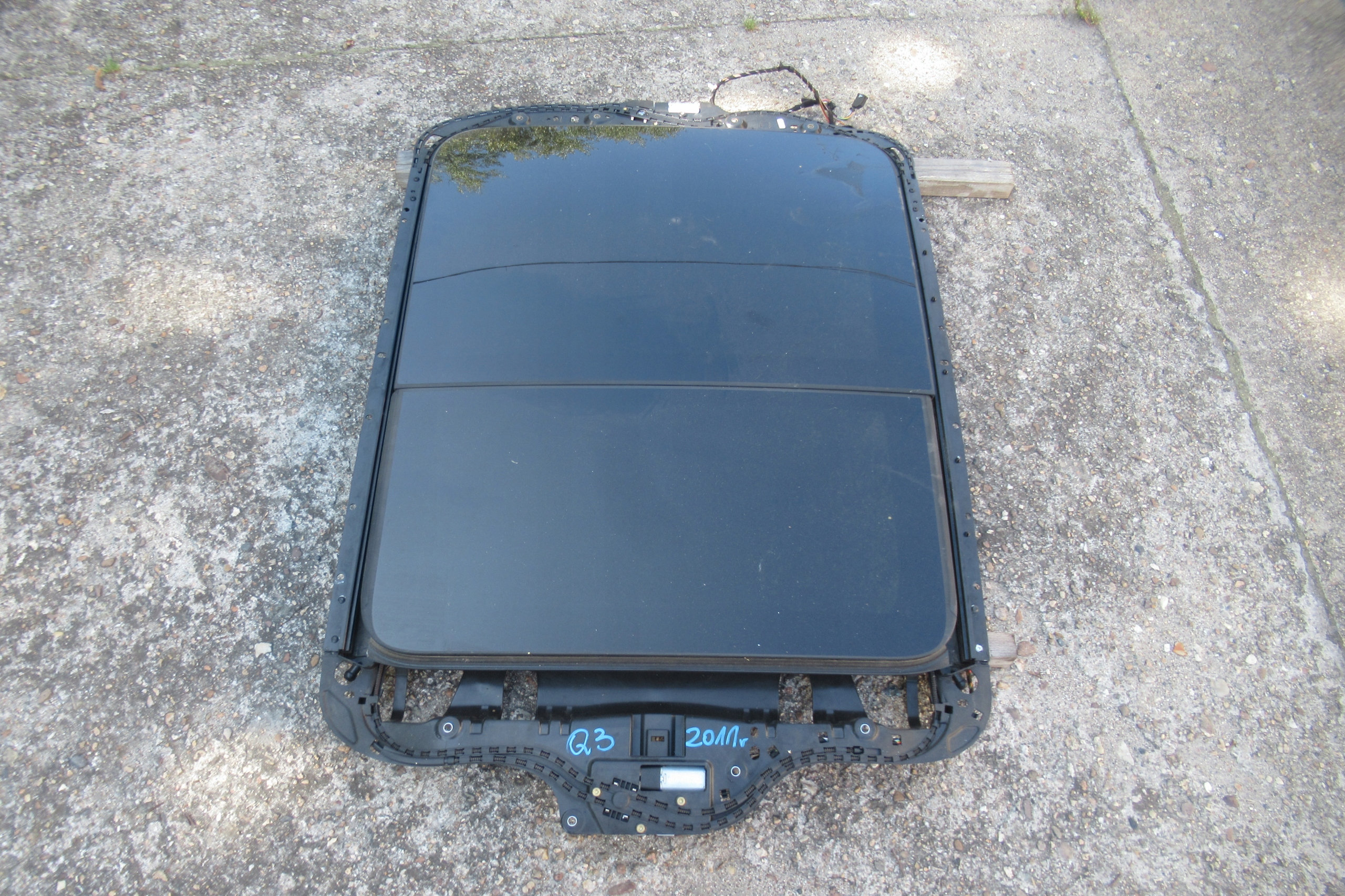 AUDI Q3 Schiebedach PANORAMA 8U0877041A 8U0959591