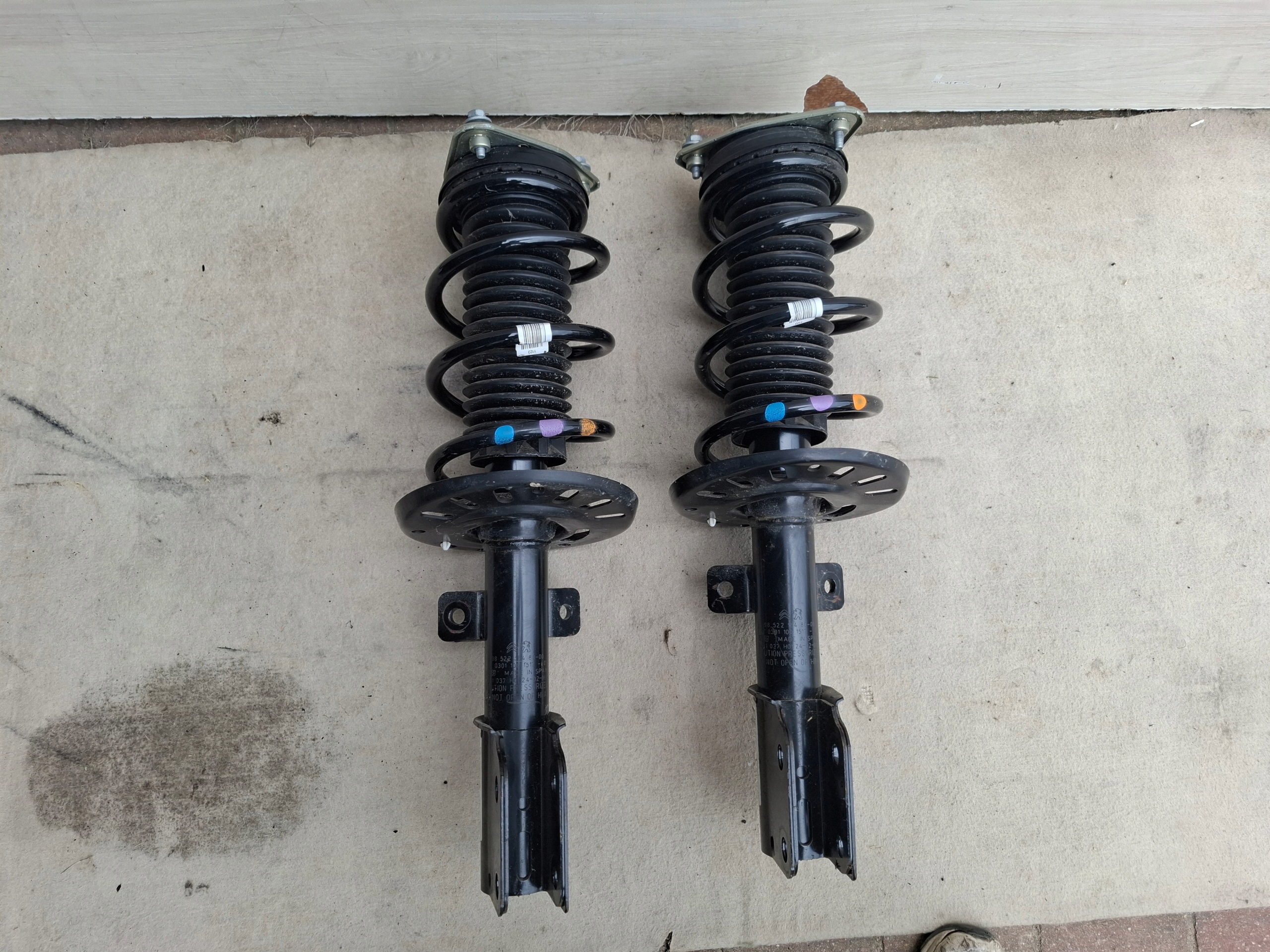 McPherson shock absorber spring left right BERLINGO IV COMBO PARTNER IV 24r