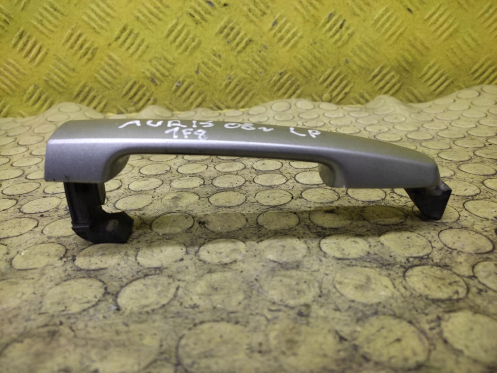 TOYOTA AURIS handle door left front 1F8