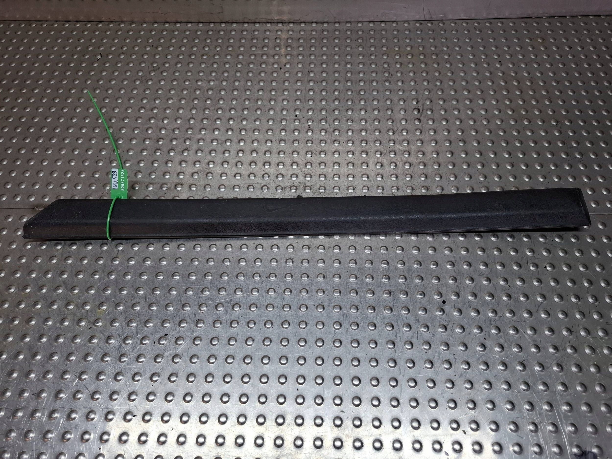 moulding door left rear part 1H4853753 VW GOLF III