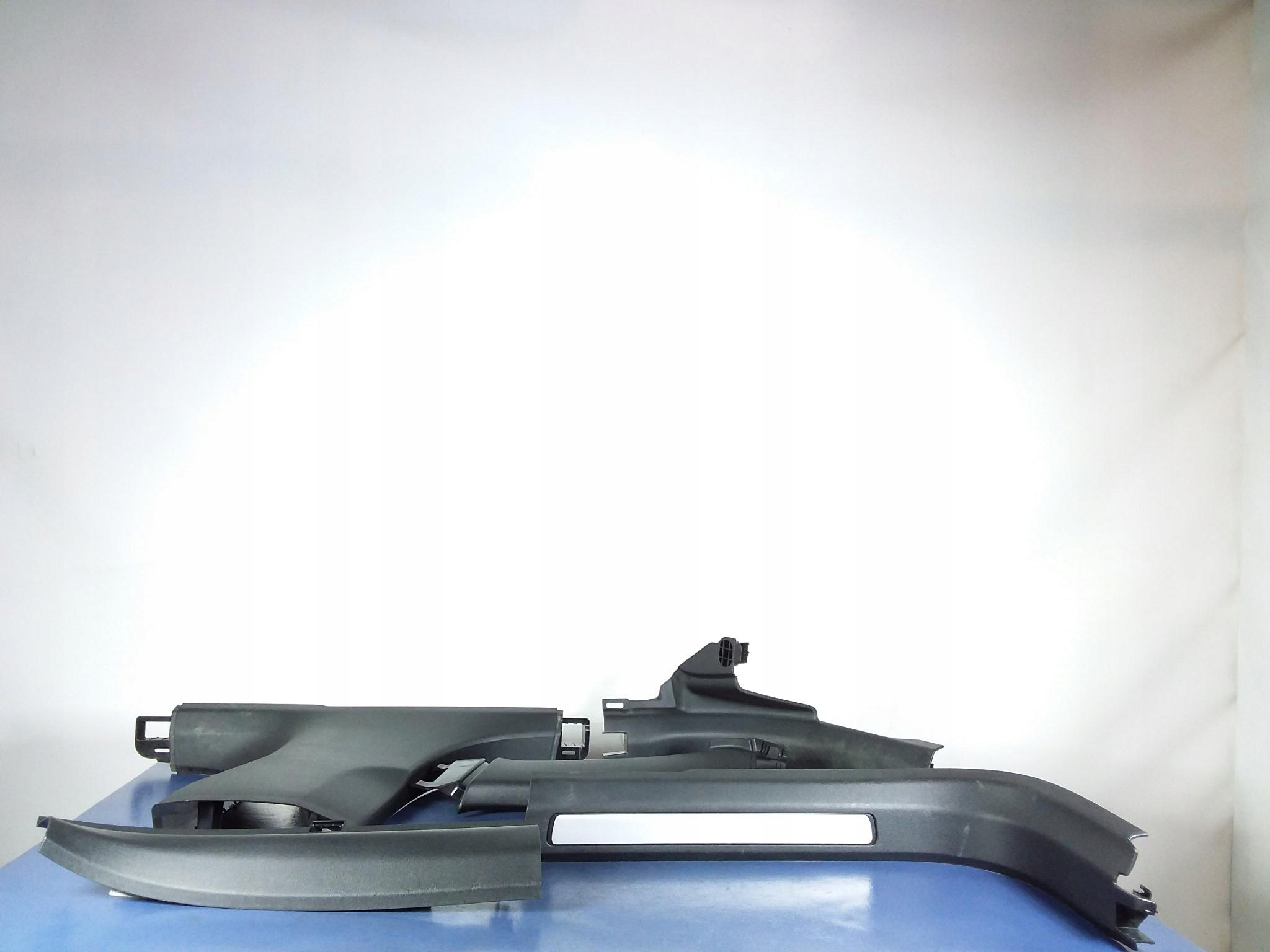 VOLVO XC60 II KOMPLET OSŁON BOK PRAWY