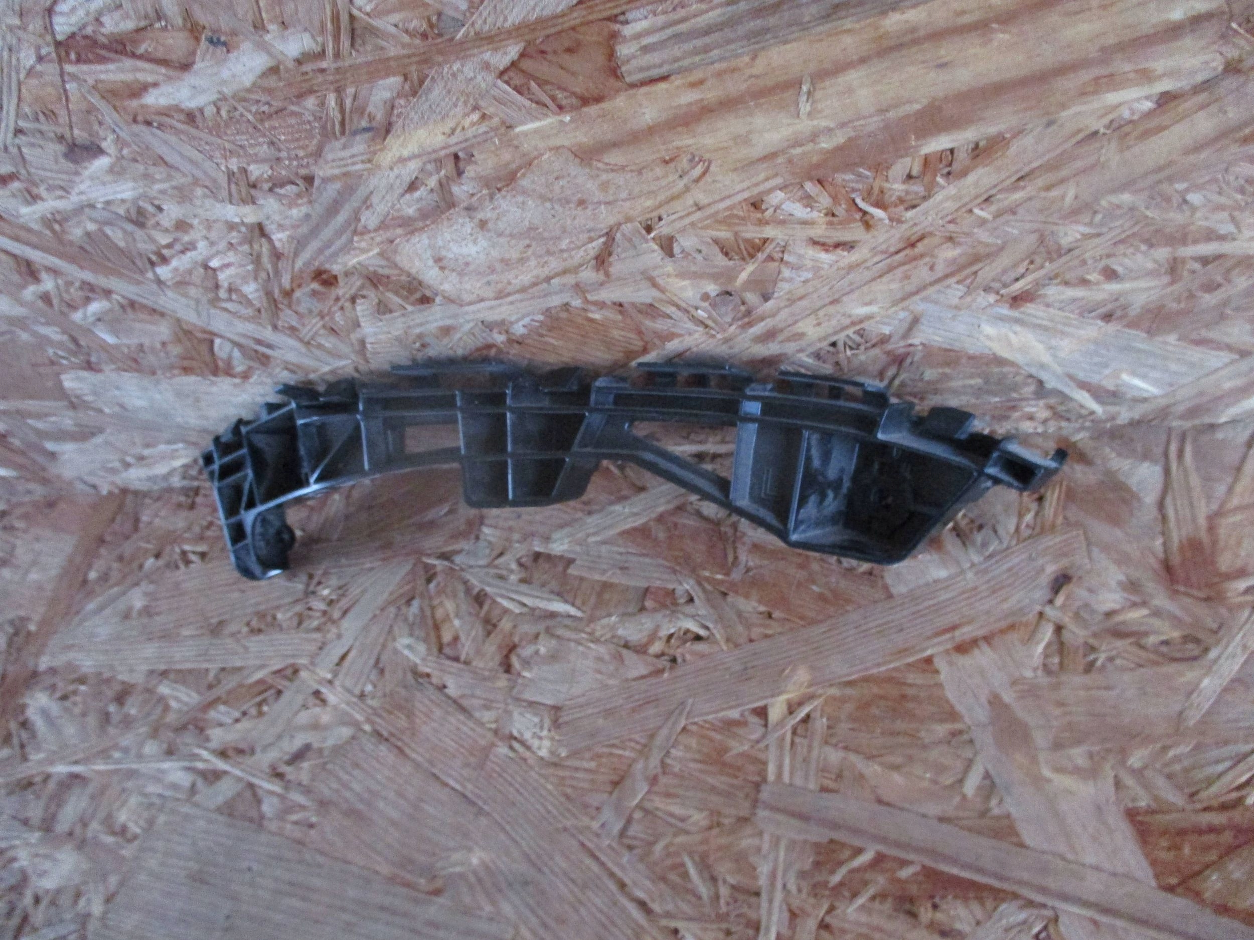 Supporto sinistra Paraurti posteriore SUZUKI SWIFT MK8