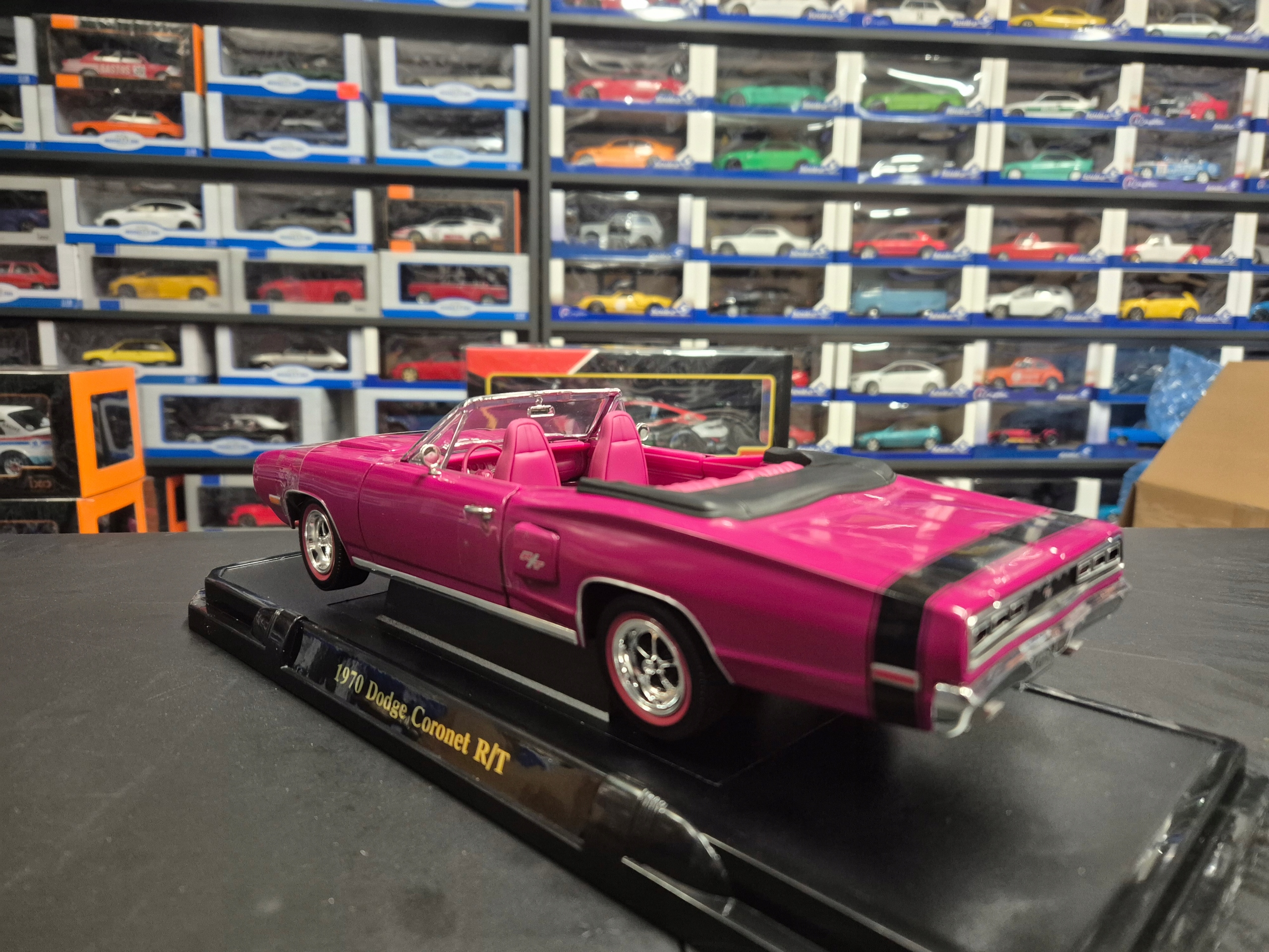 DODGE CORONET R/T 1/18 ROAD SIGNATURE LDC 92548 Stan złożenia Całość / die cast