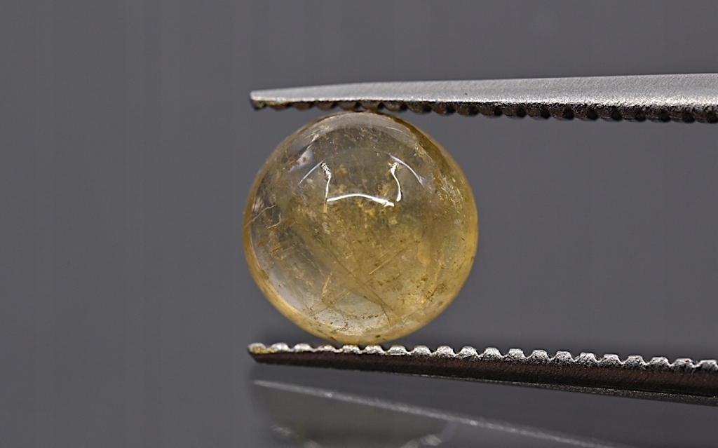 Turmalín kulatý kabošon fi 6,4 mm