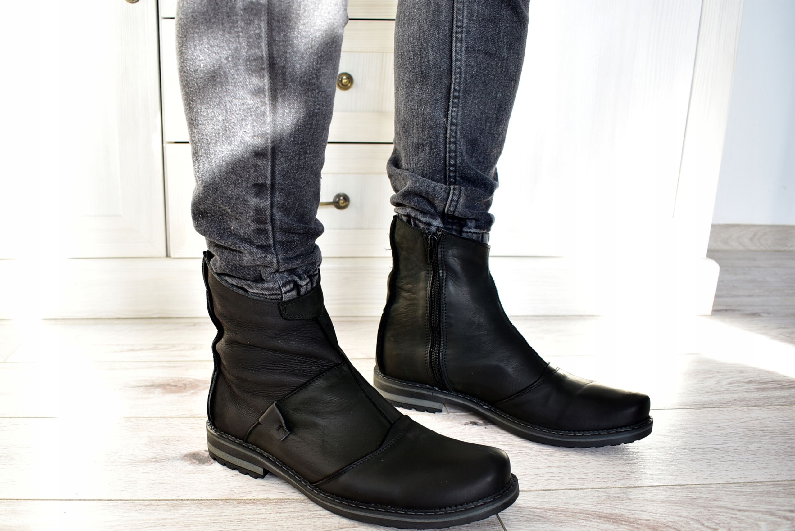 BUTY MOTOCYKLOWE SKÓRZANE CZARNE CHOPPER 44 MOTOR Marka inna