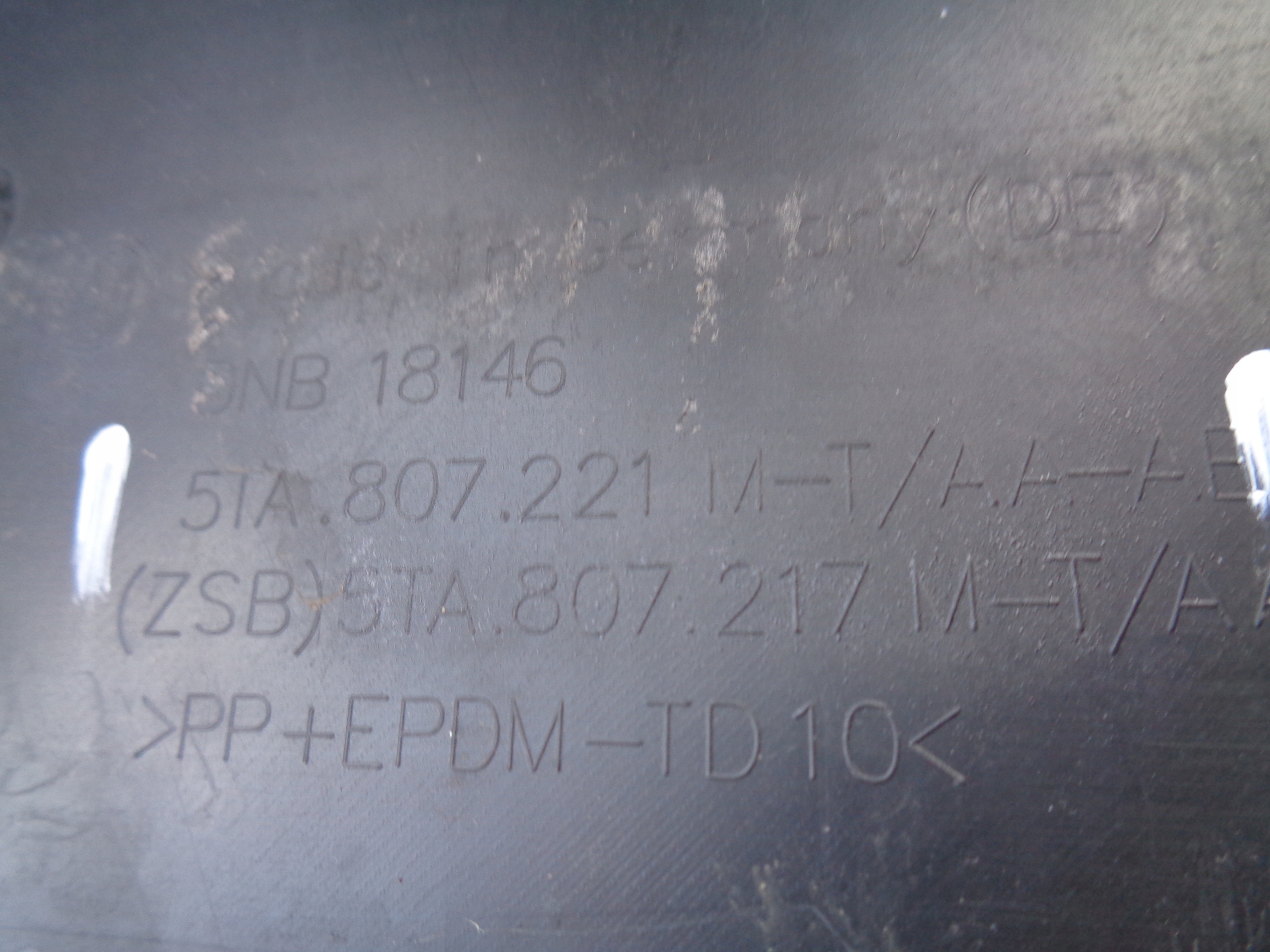 Frontstoßstange VW TOURAN 5TA 16- R-LINE NR 388431