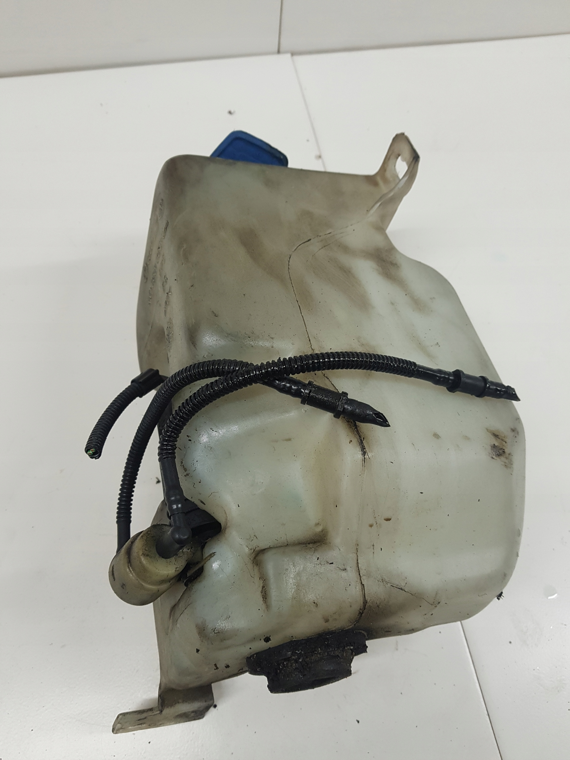 washer fluid tank VOLKSWAGEN GOLF 4 1J0955453