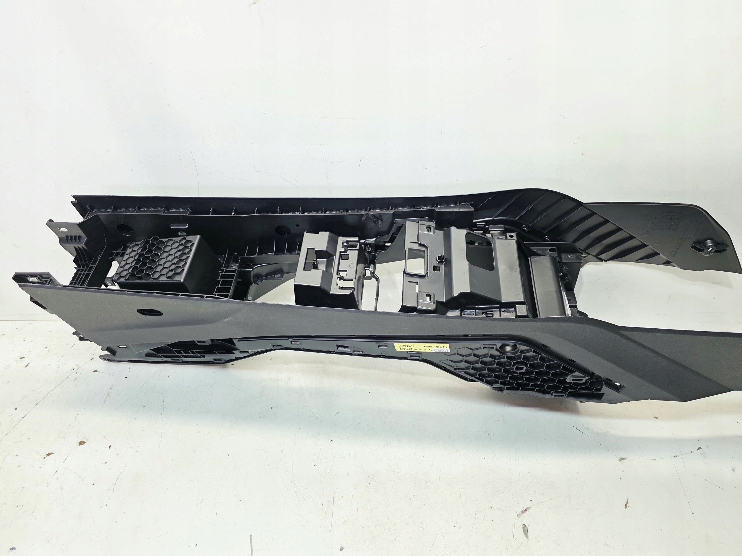 TUNEL mitte AUDI Q4 E-TRON 89A863242A 4PK