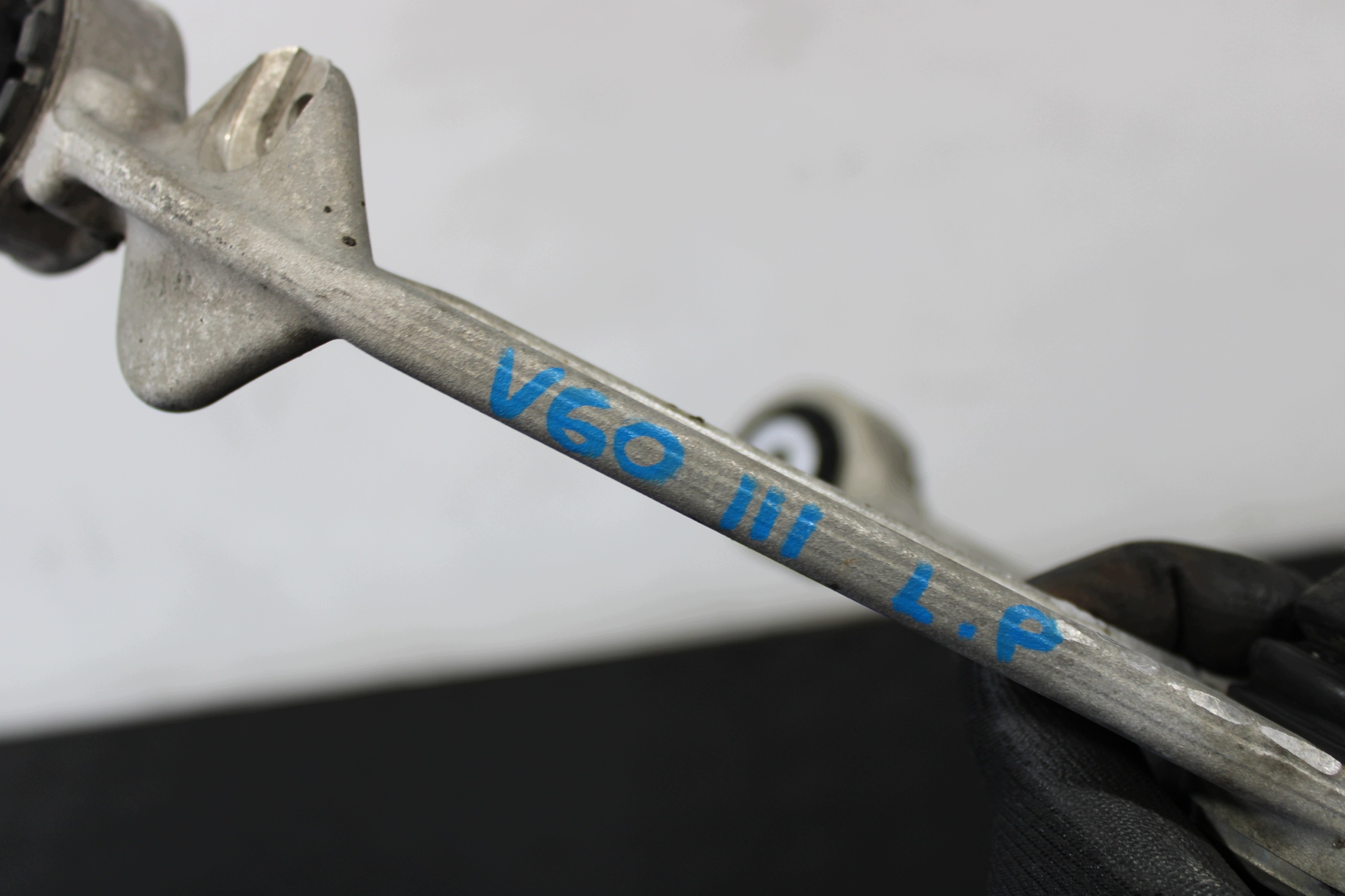 arm left front upper 31476301 VOLVO S60 V60 III 3 KOMBI 2.0D